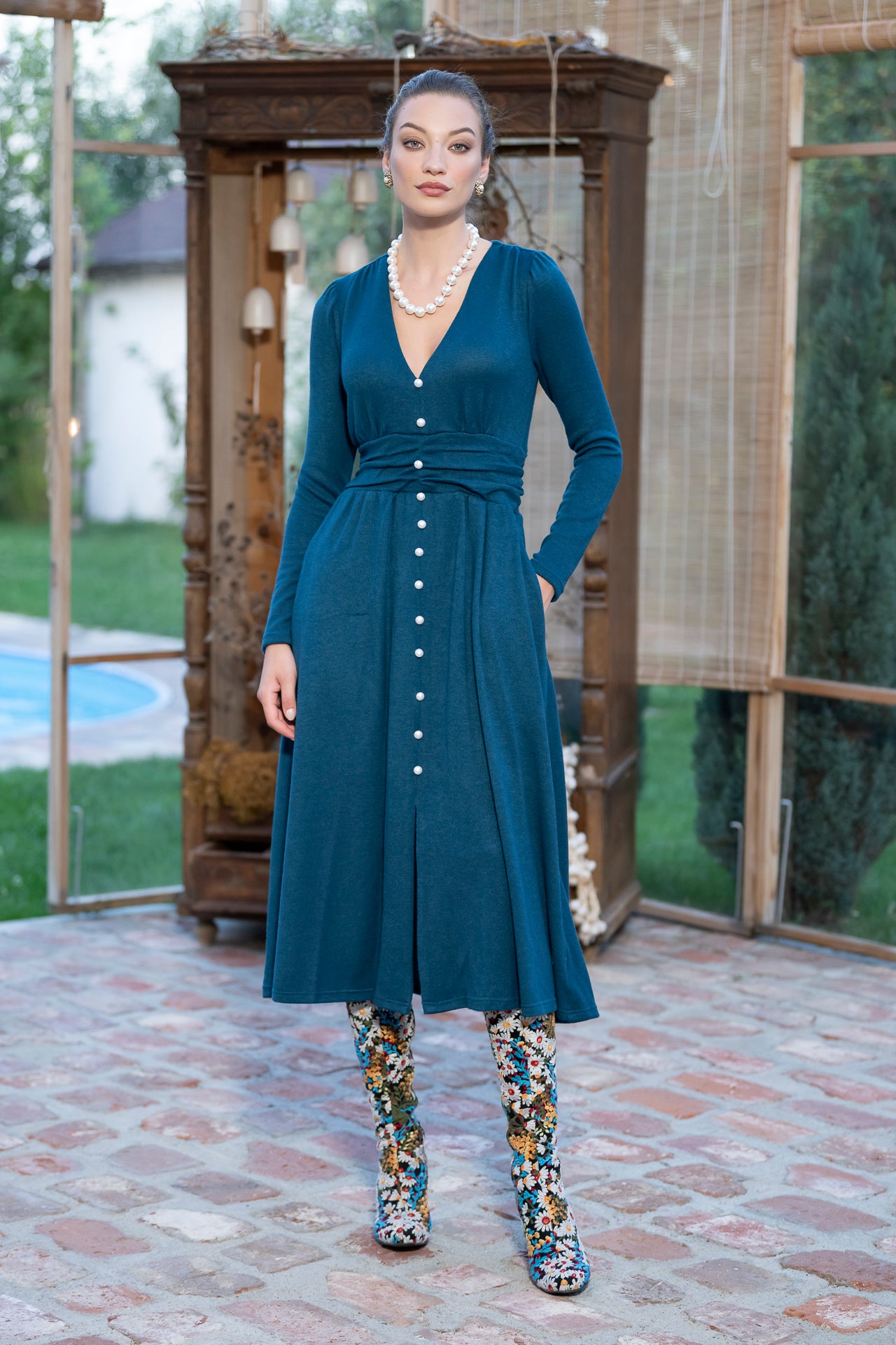 Rochia Kira din tricot bleumarin cu nasturi tip perlă