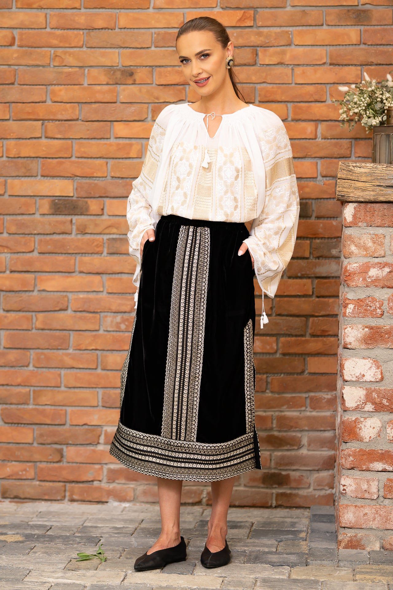 Fustă din catifea de mătase și jacquard țesut auriu