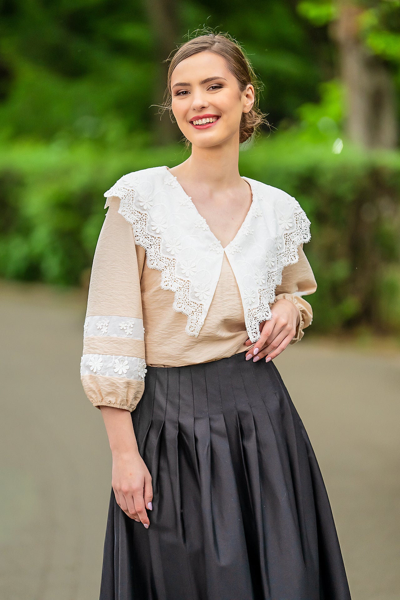 Bluza Crem Cu Guler Din Broderie Tridimensionala