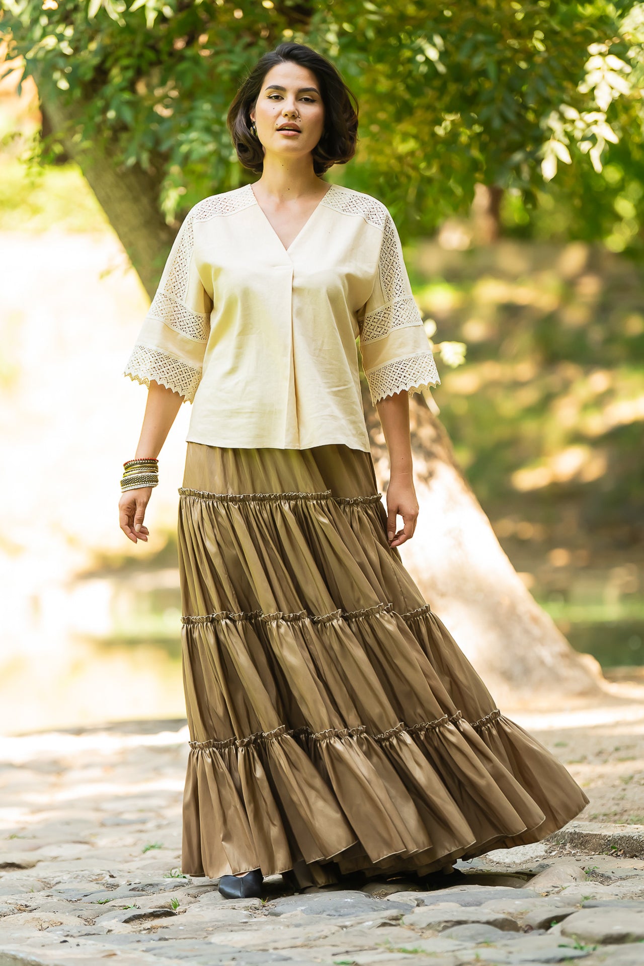 Fusta aurie din tafta boho cu volane