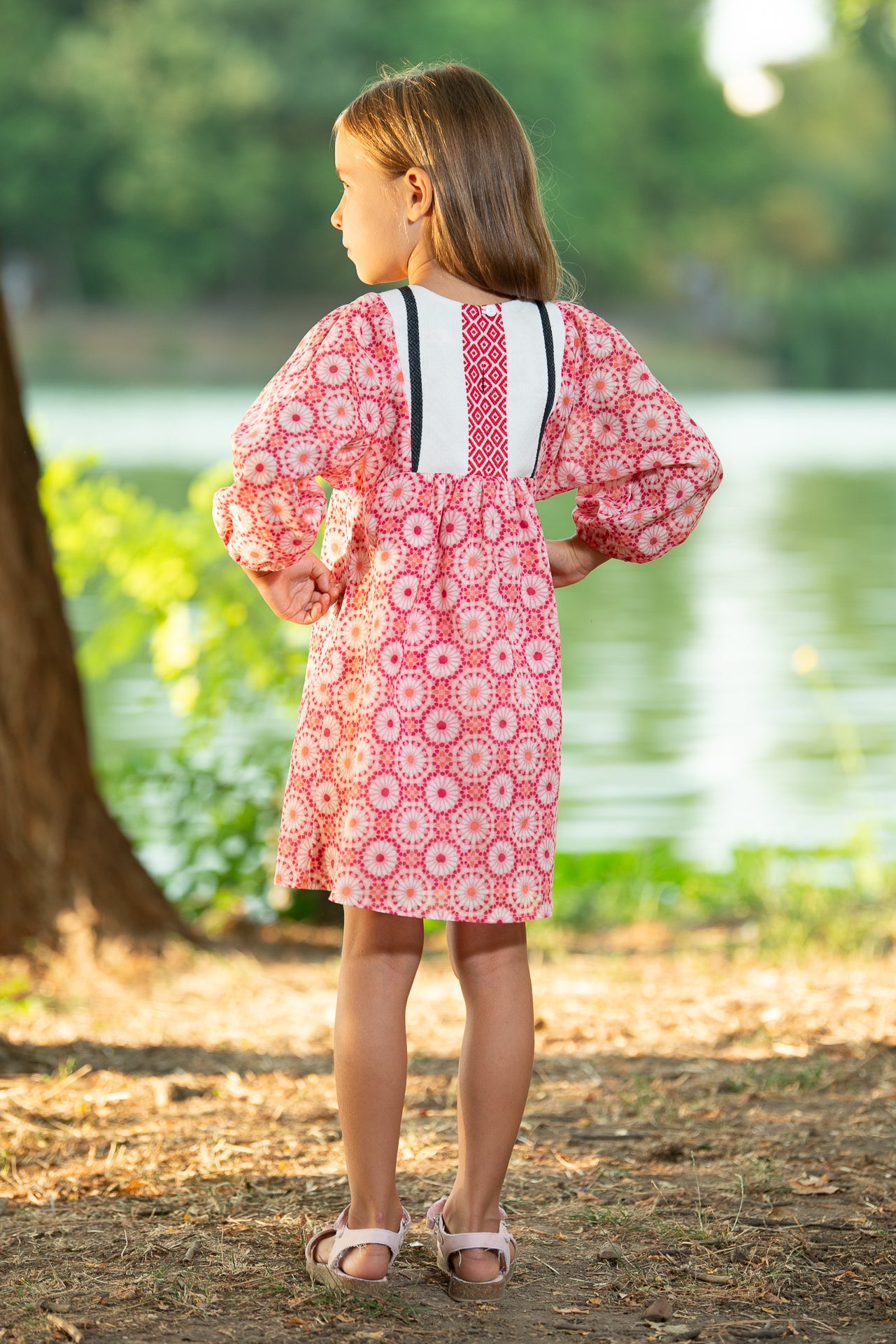 Rochita traditionala fetite Roata Norocului 9 luni - 7 ani