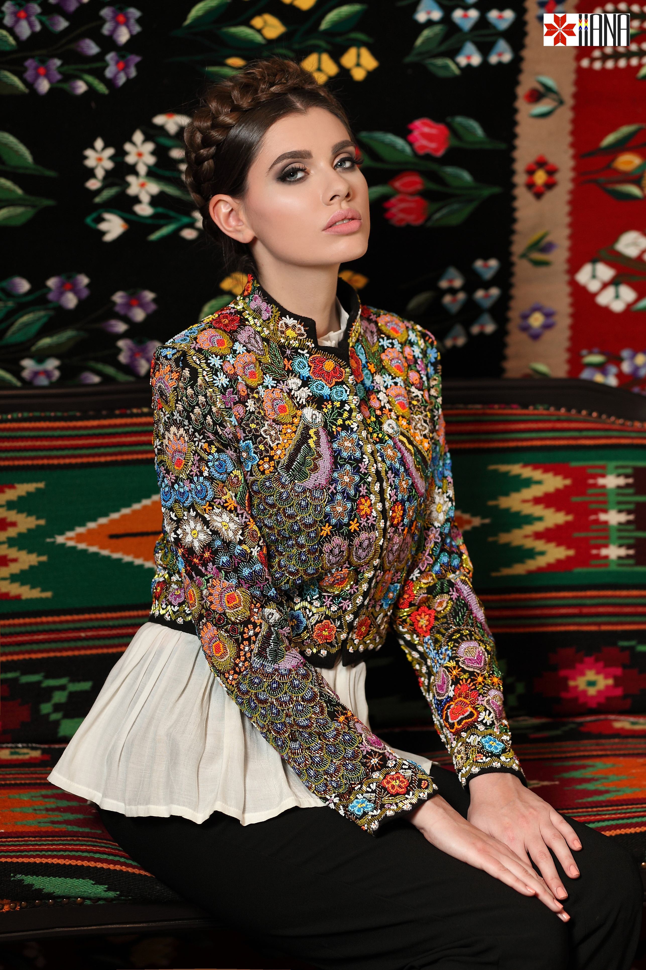 Jacheta Brodata Manual cu Margele