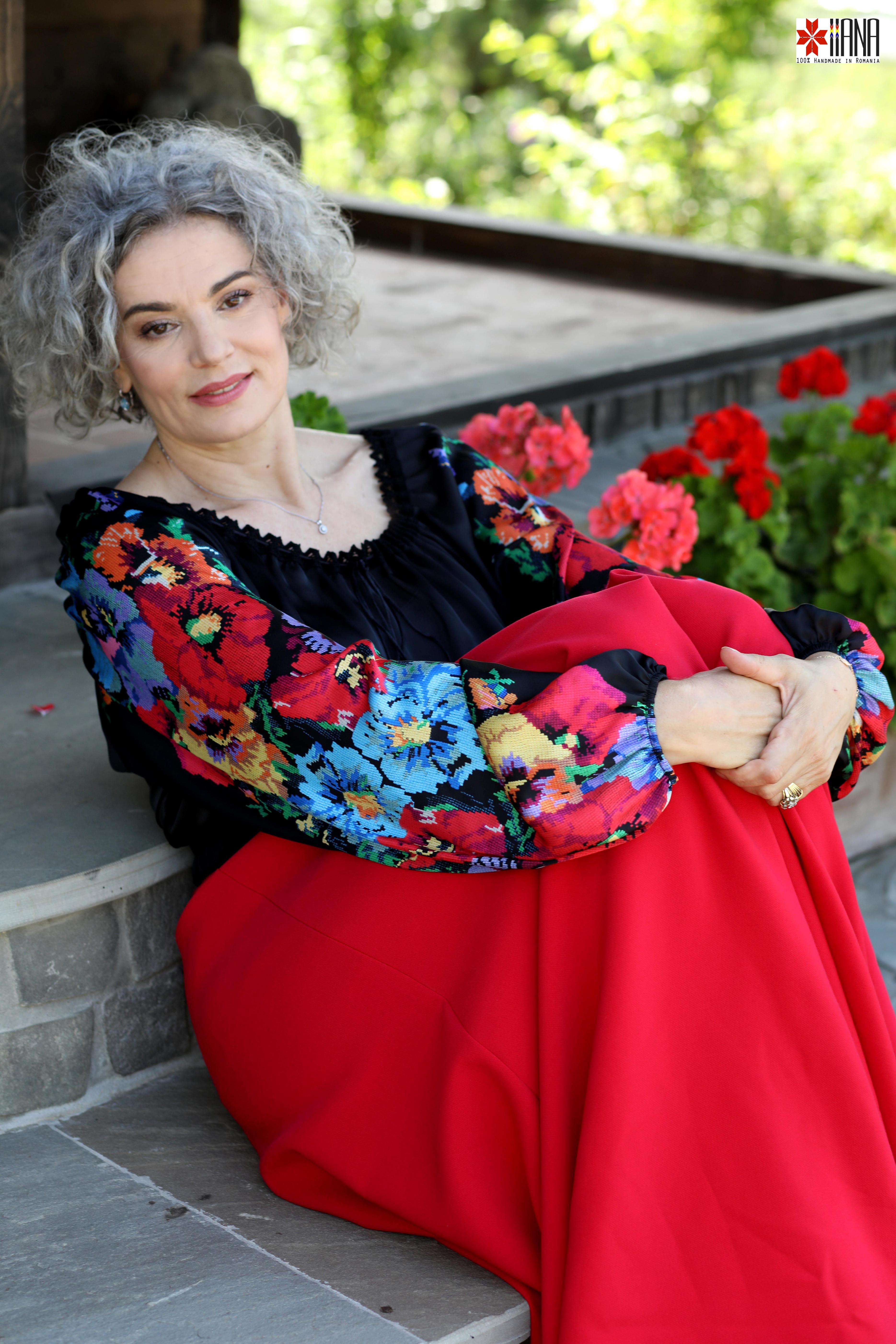 Bluza Ie Stilizata De Oras Cu Motive Florale Romanesti