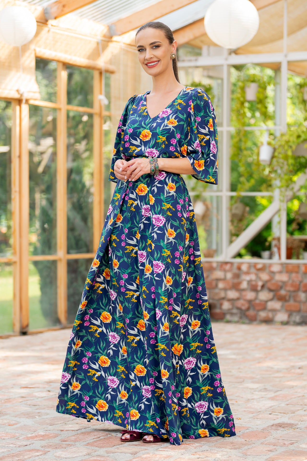 Rochia lungă bleumarin cu flori Rita