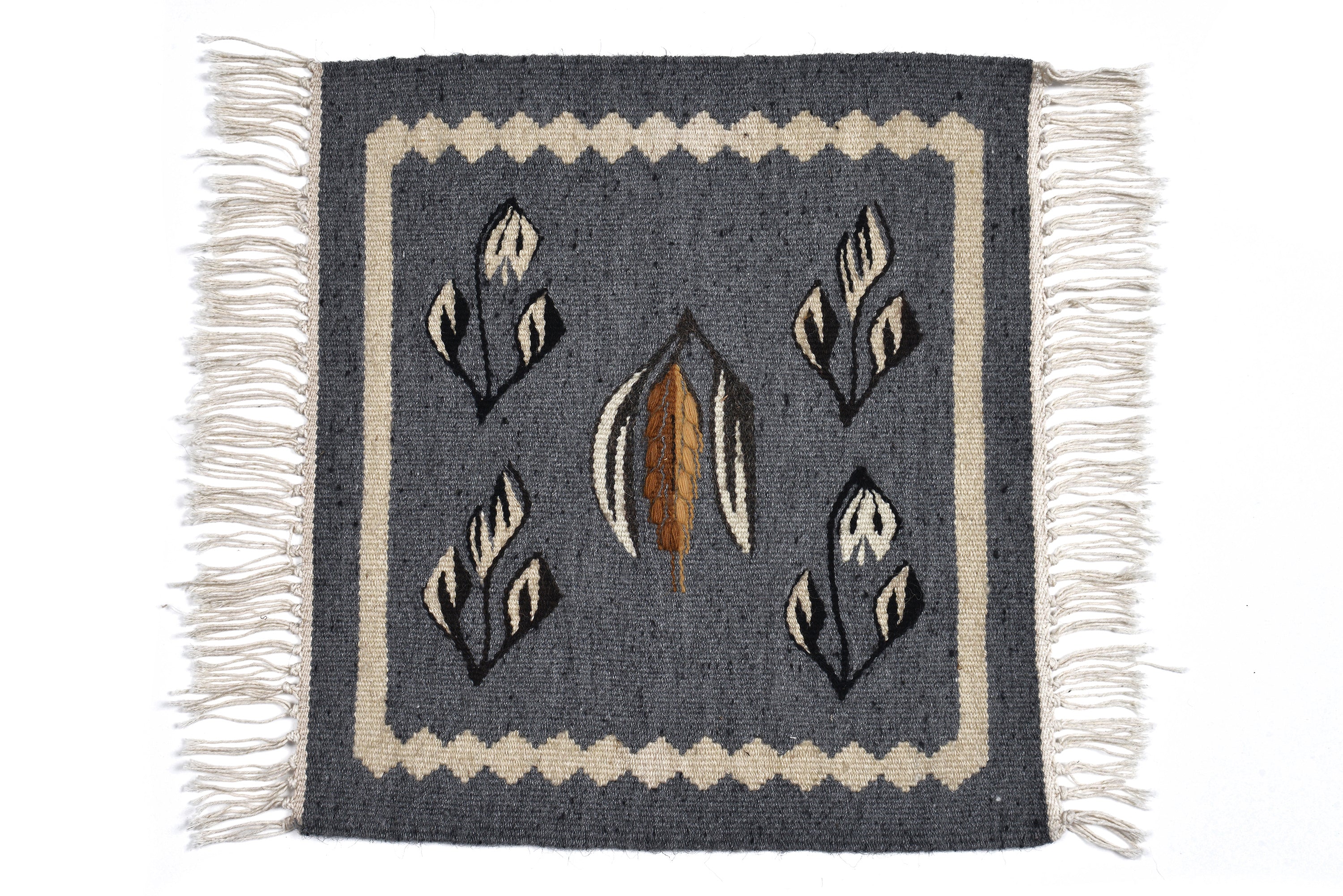 Carpeta Traditionala Romaneasca Tesuta Manual din Lana Motivul Cenusiu. Marime 45X42