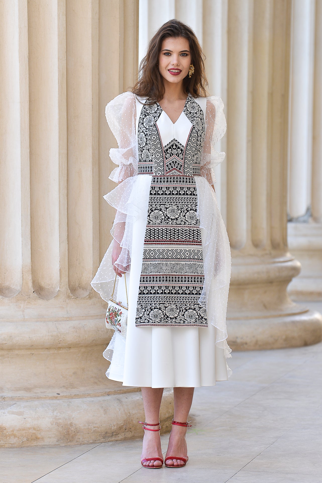 Rochia Mireasa stilizata Rovena