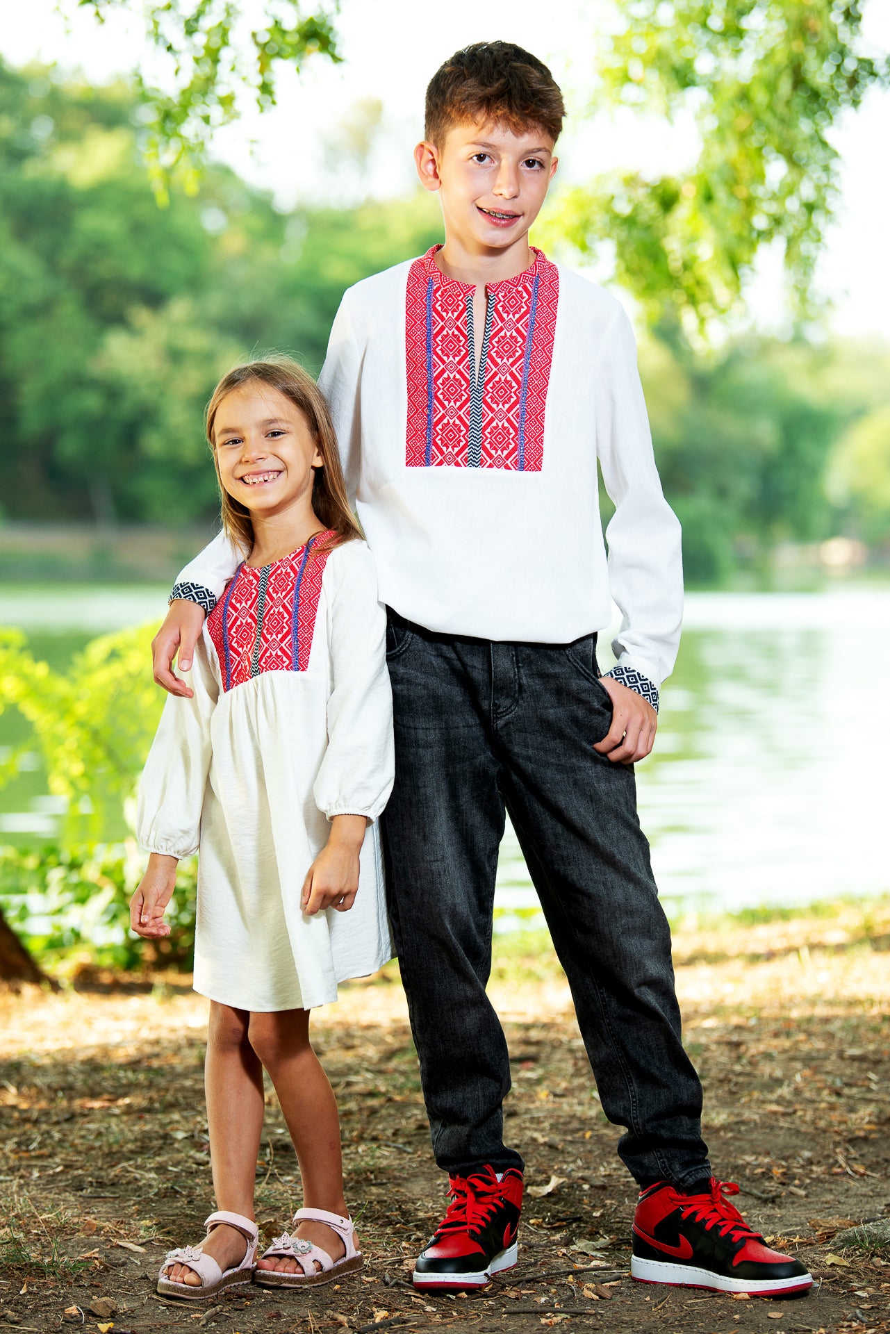 Rochita traditionala Marta de fetite 9 luni - 7 ani