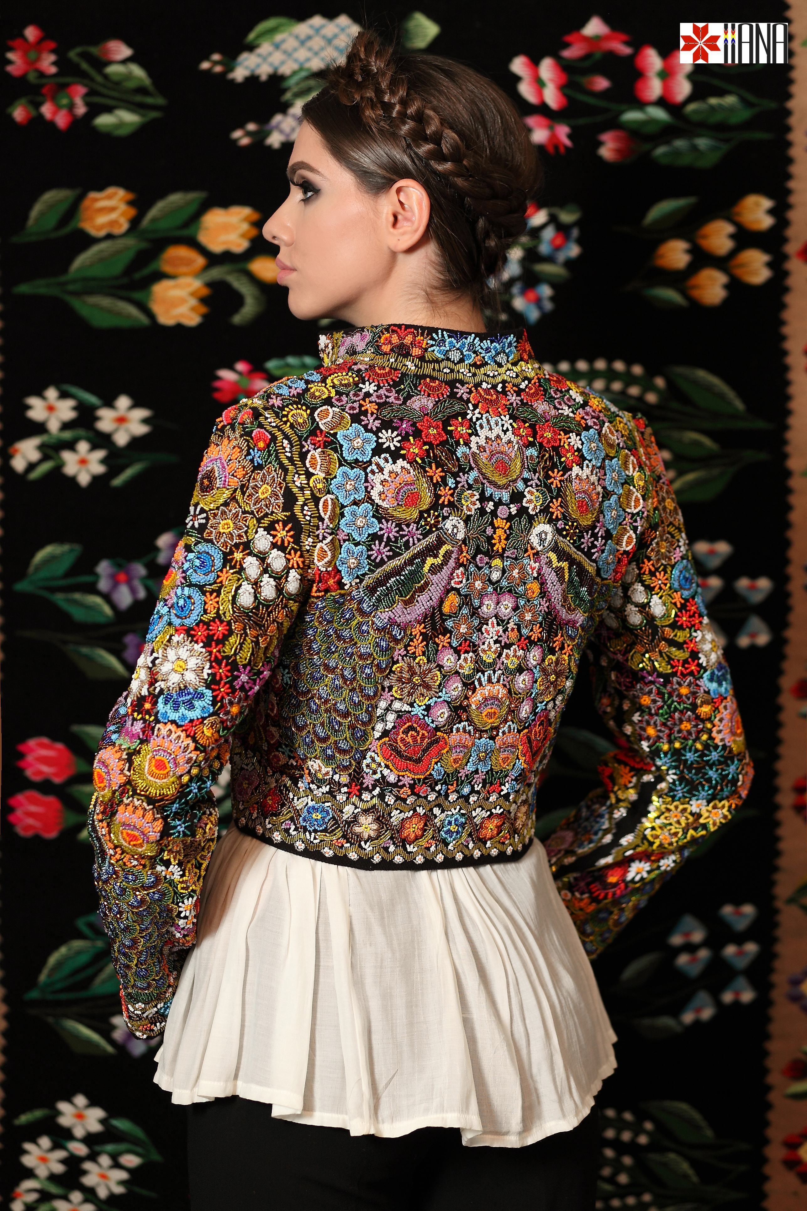 Jacheta Brodata Manual cu Margele