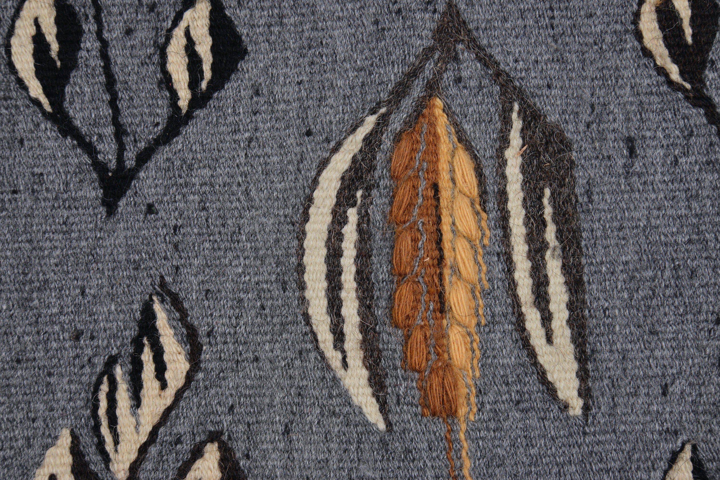 Carpeta Traditionala Romaneasca Tesuta Manual din Lana Motivul Cenusiu. Marime 45X42