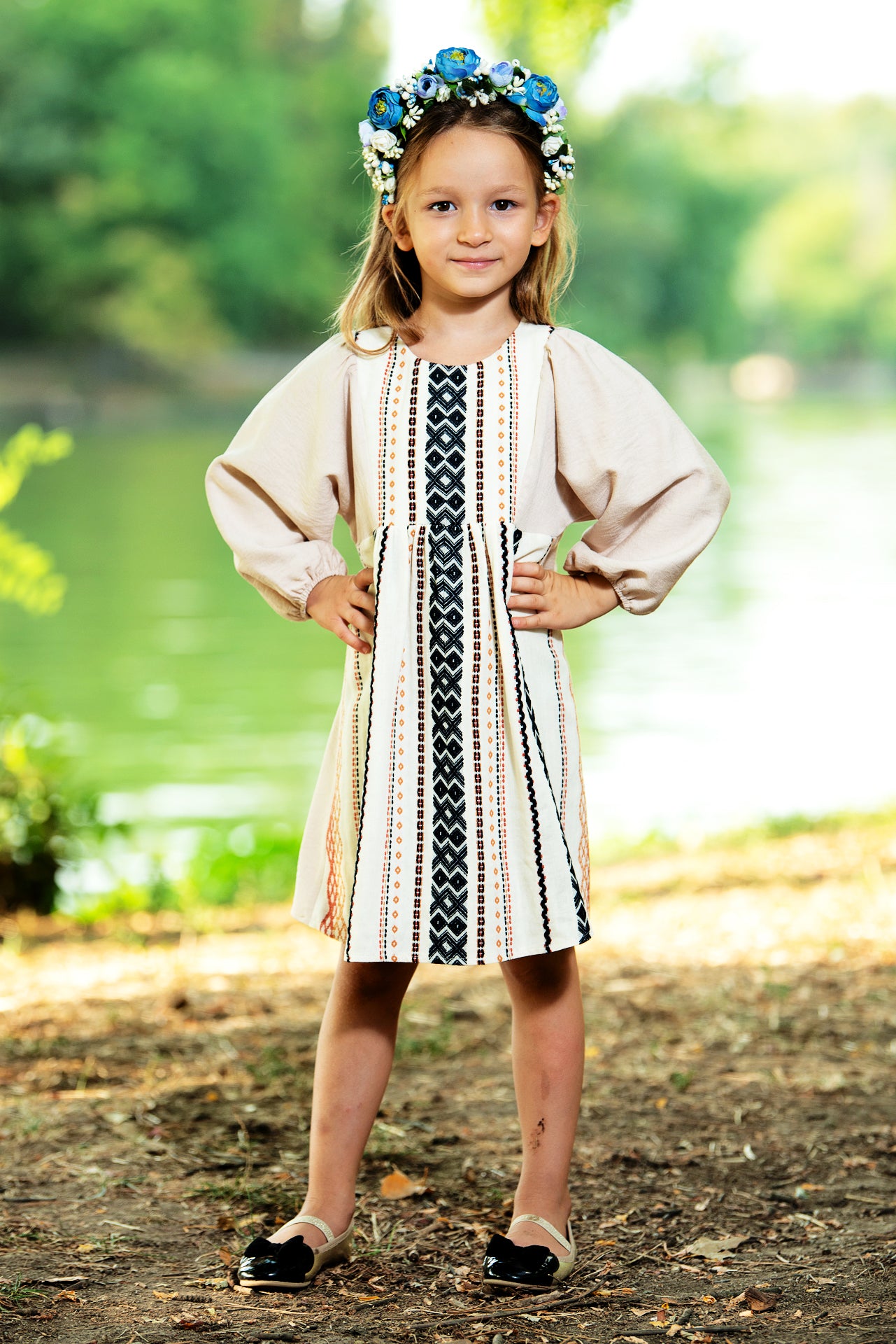 Rochita traditionala fetite crem Greta 9 luni - 7 ani