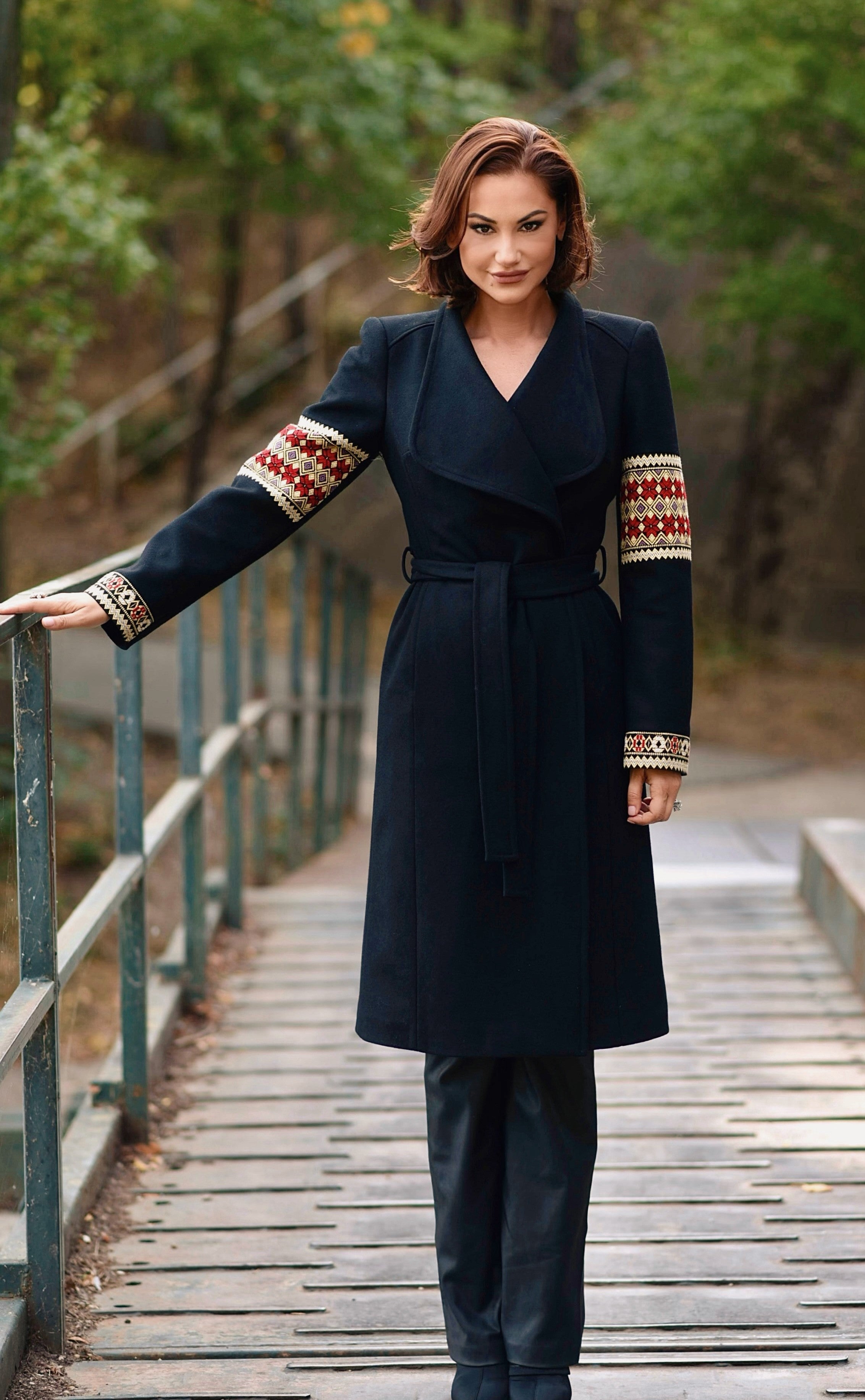 Palton Midi cu Motive Traditionale