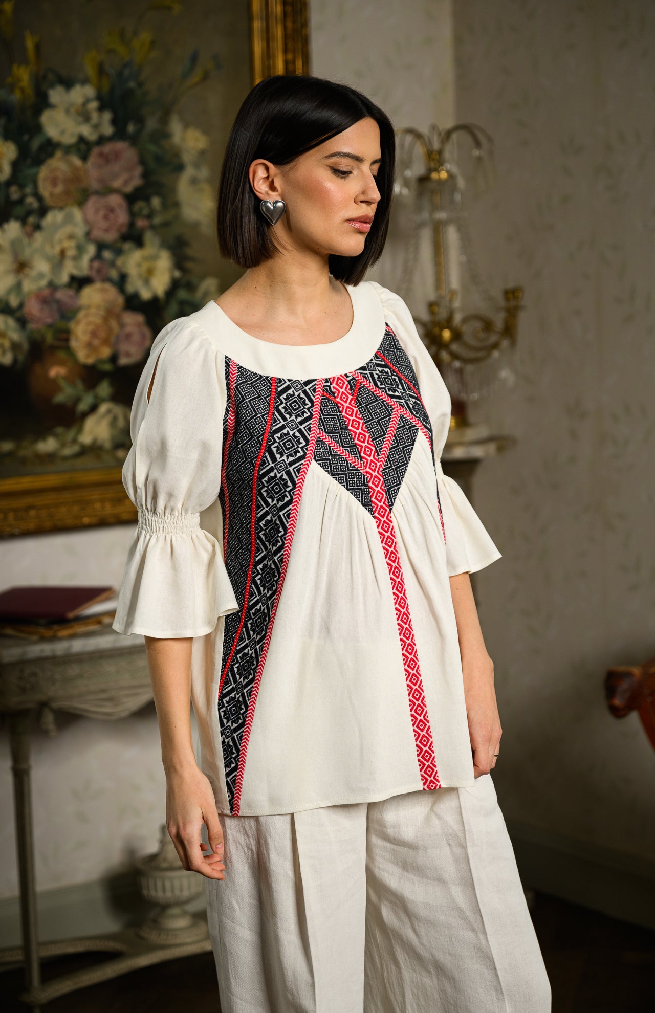 Bluză stilizată din in cu motive tradiționale Nadia