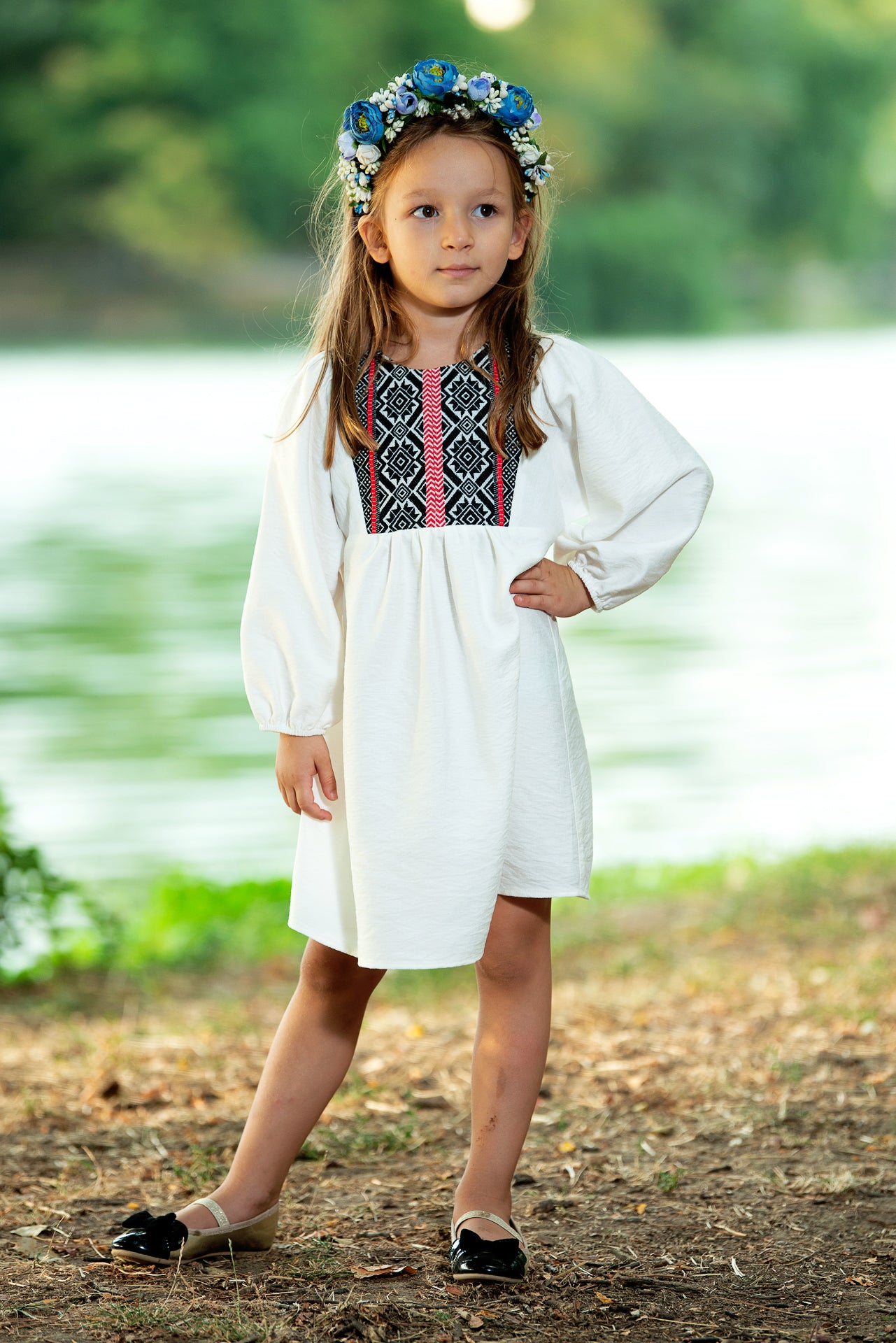 Rochita traditionala Ofelia de fetite 8 - 15 ani