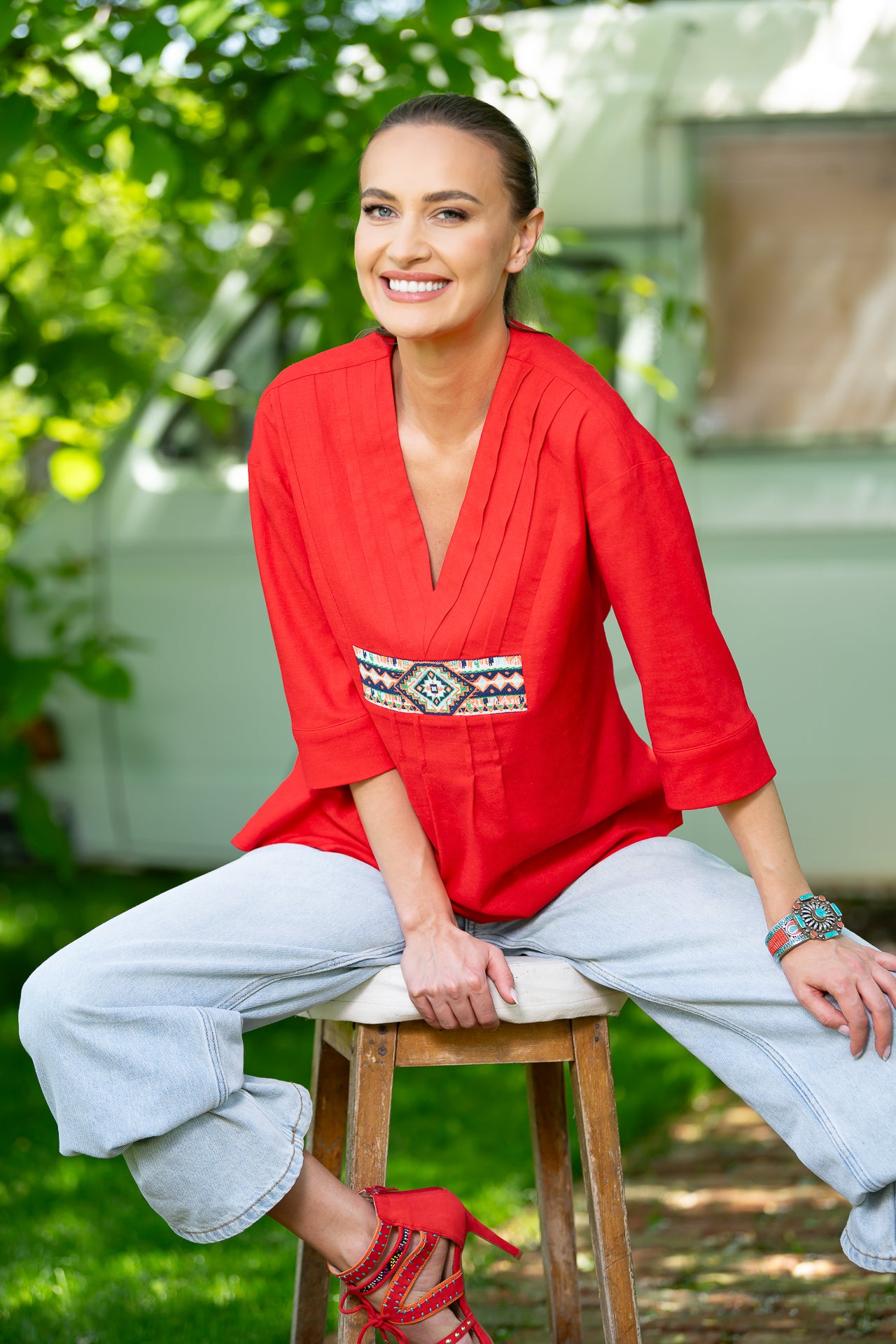 Bluză roșie din in și jacquard etnic țesut