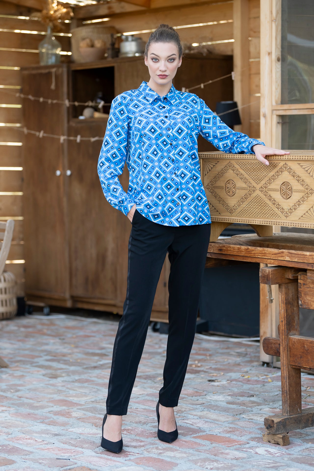 Cămașa albastră rombul vieții