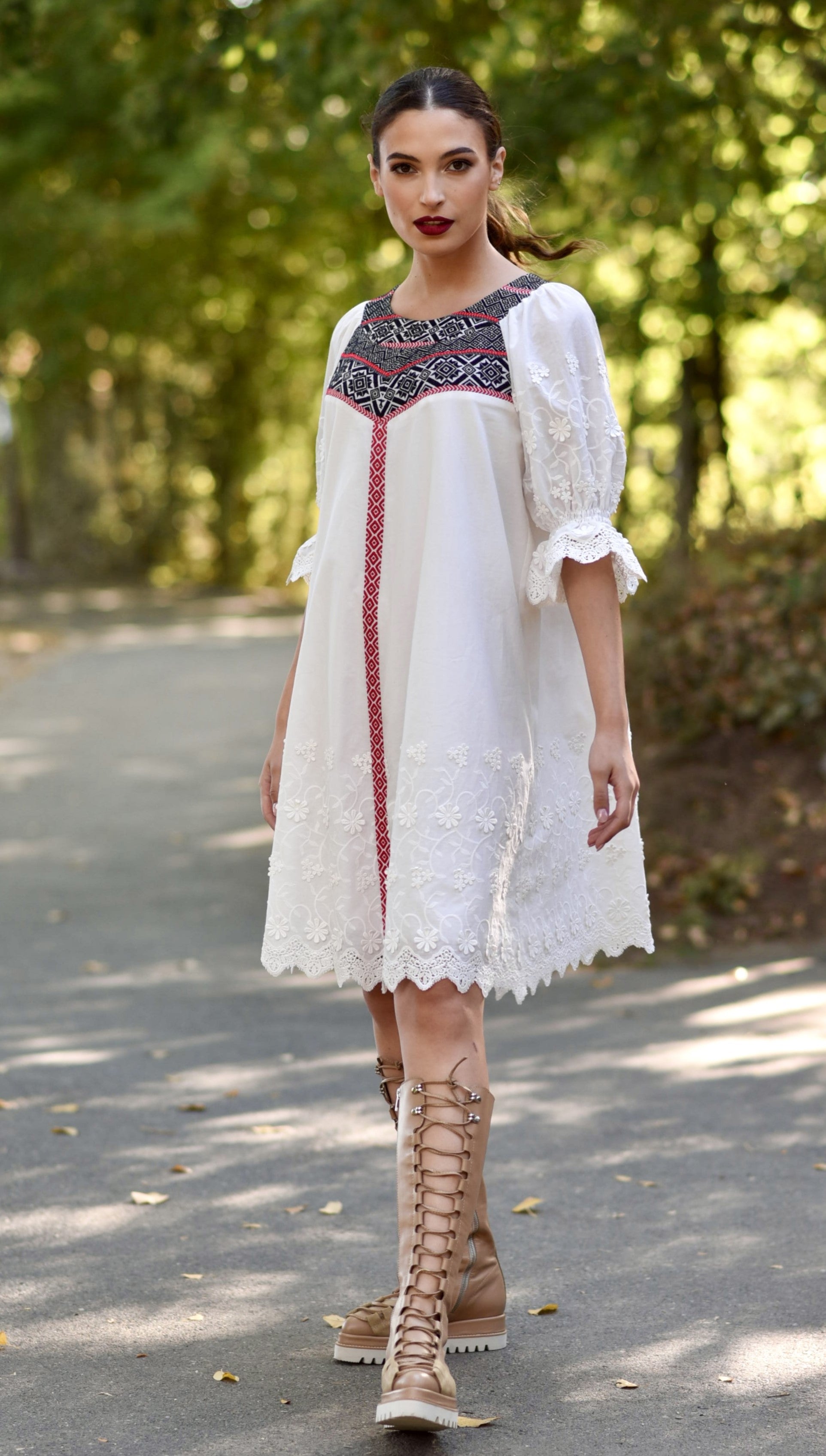 Rochia Matilda cu broderie tridimensională