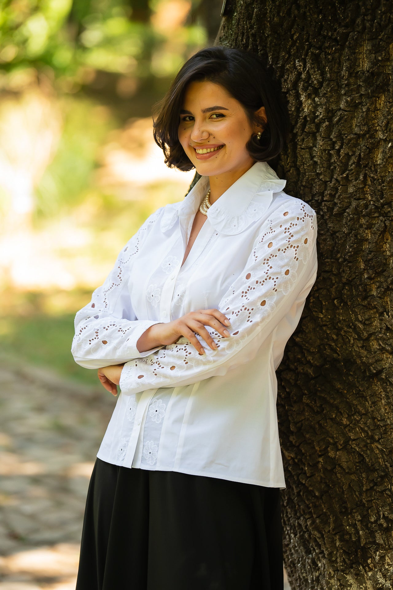 Camasa alba cu broderie florala