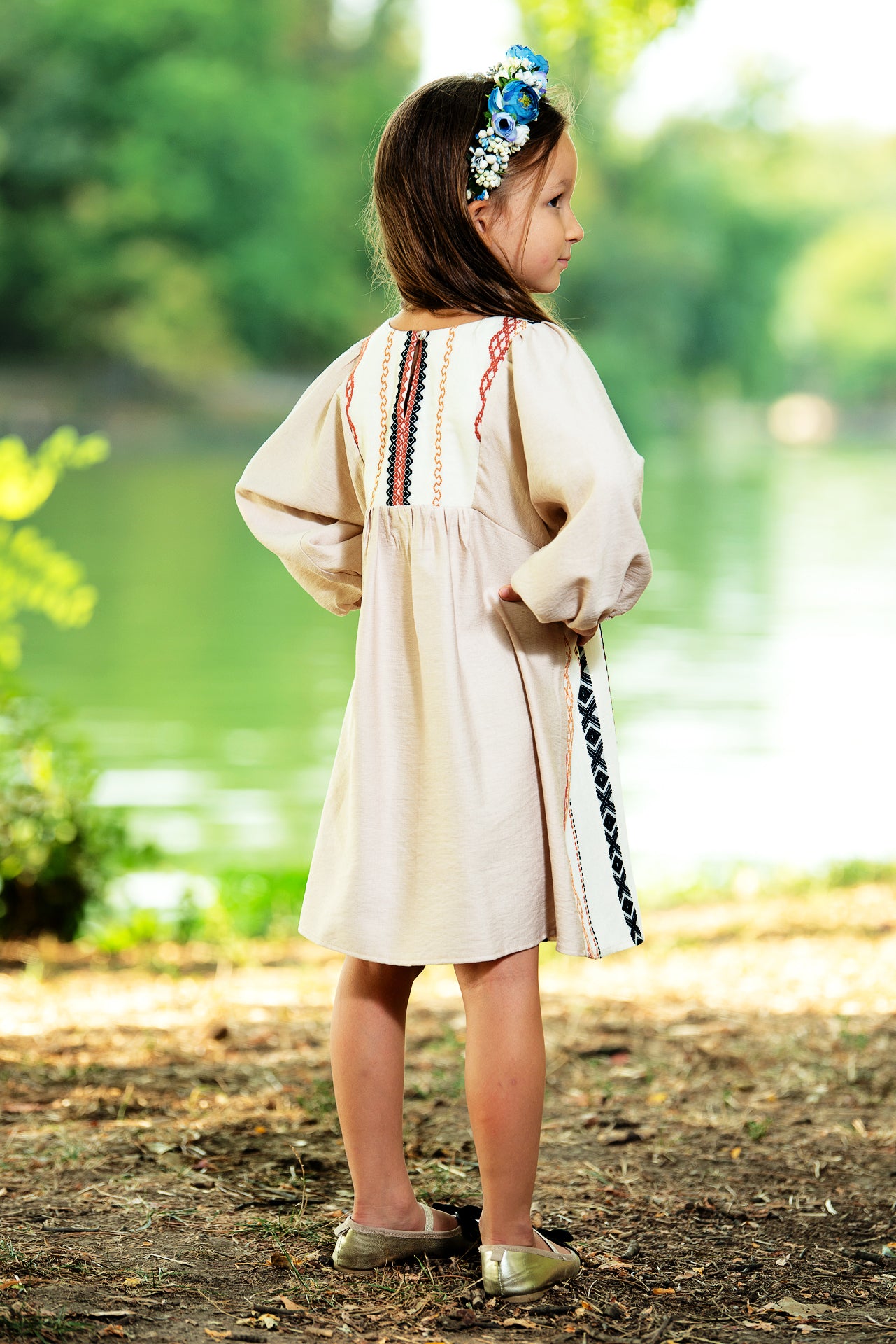 Rochita traditionala fetite crem Greta 8 - 15 ani