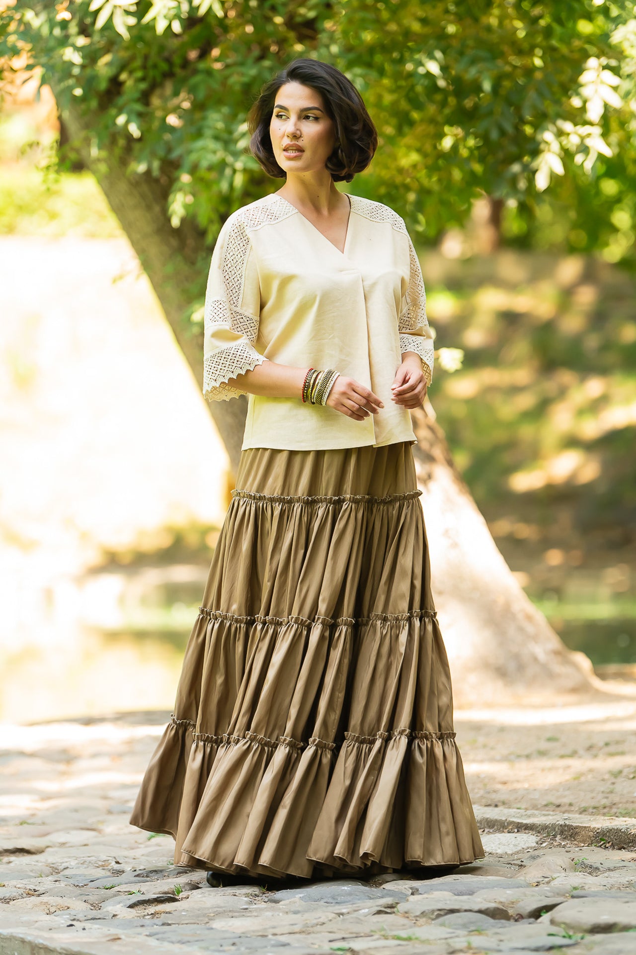 Fusta aurie din tafta boho cu volane
