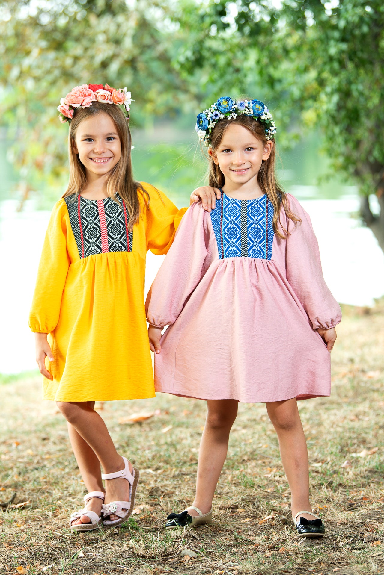 Rochita traditionala fetite roz Maria 9 luni - 7 ani