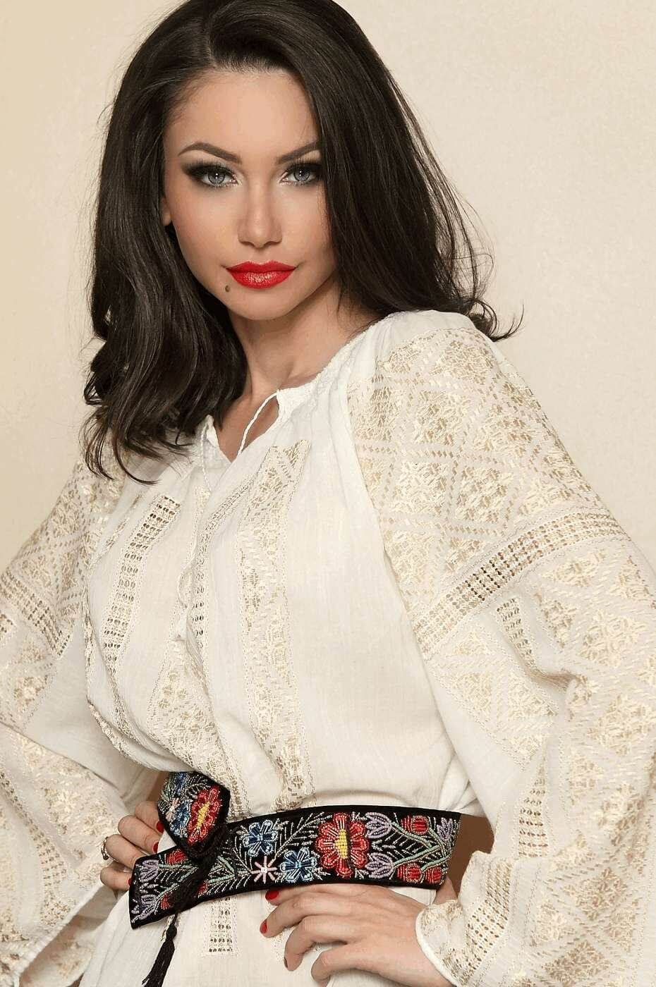 Ie Populara Traditionala Romaneasca Maneca Lunga Motivul Altita Aurie