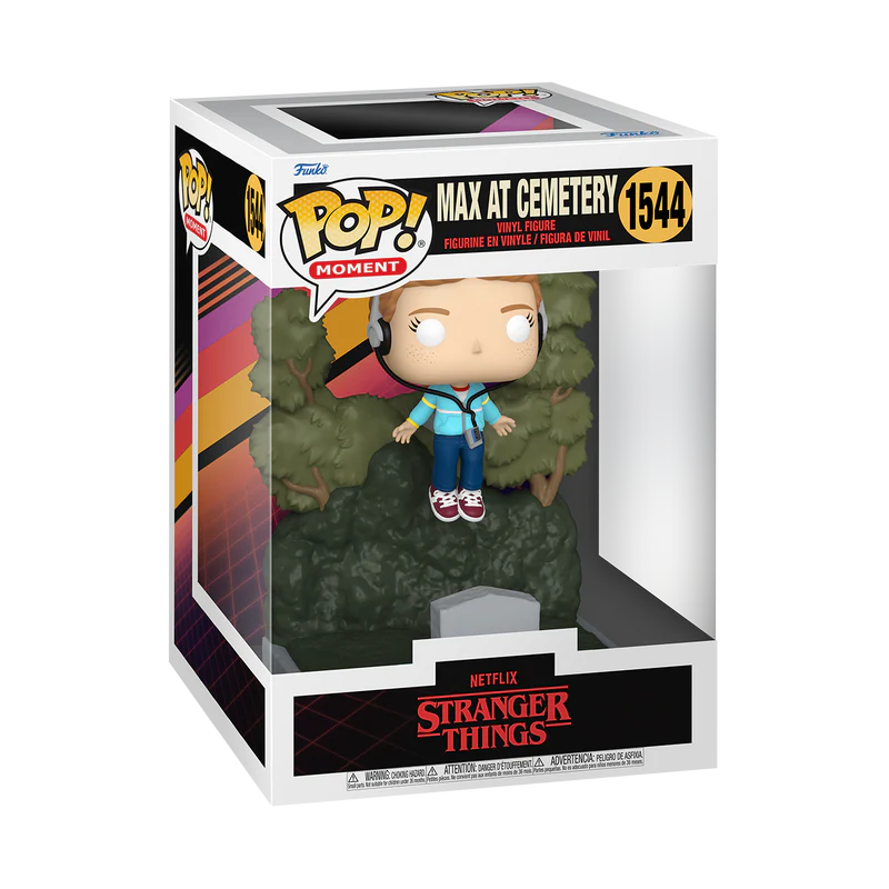 MAX AT CEMETERY - STRANGER THINGS