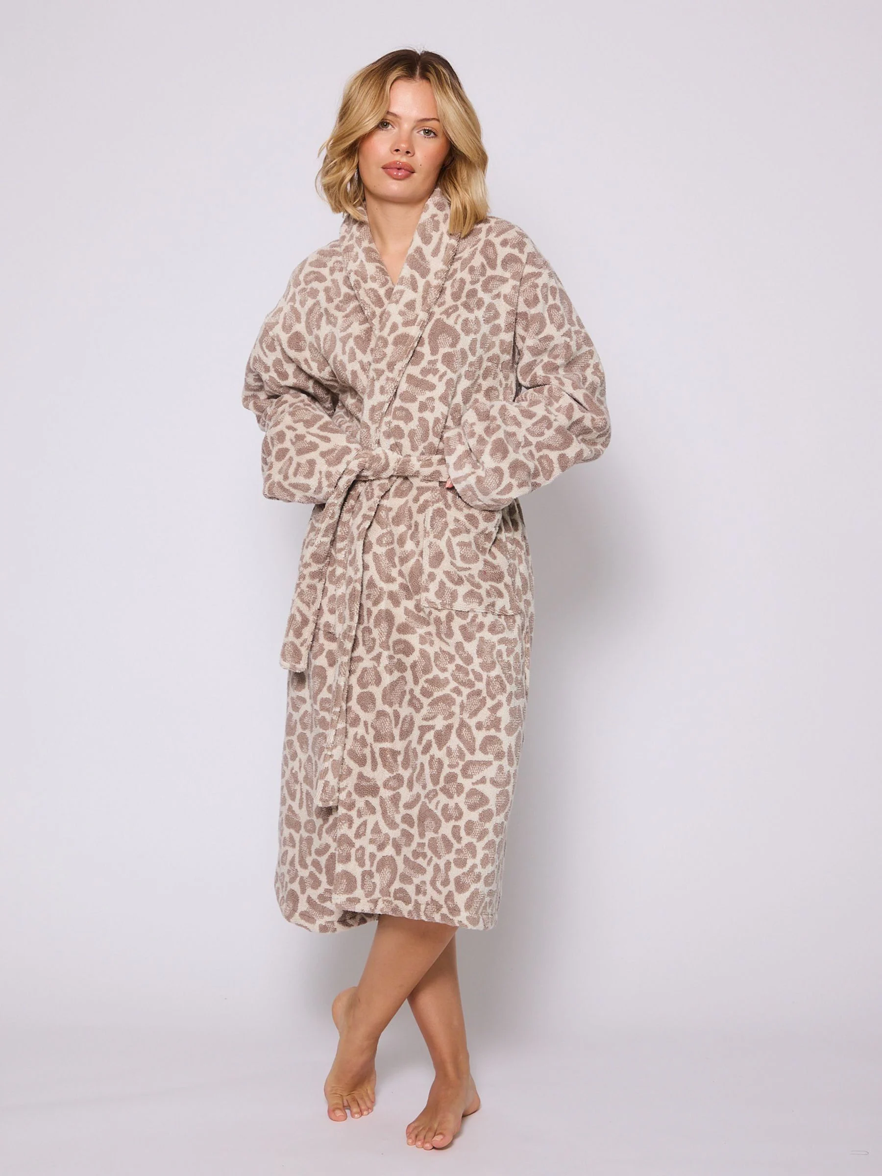 Loungeable Animal Leopard Classic Towelling Robe
