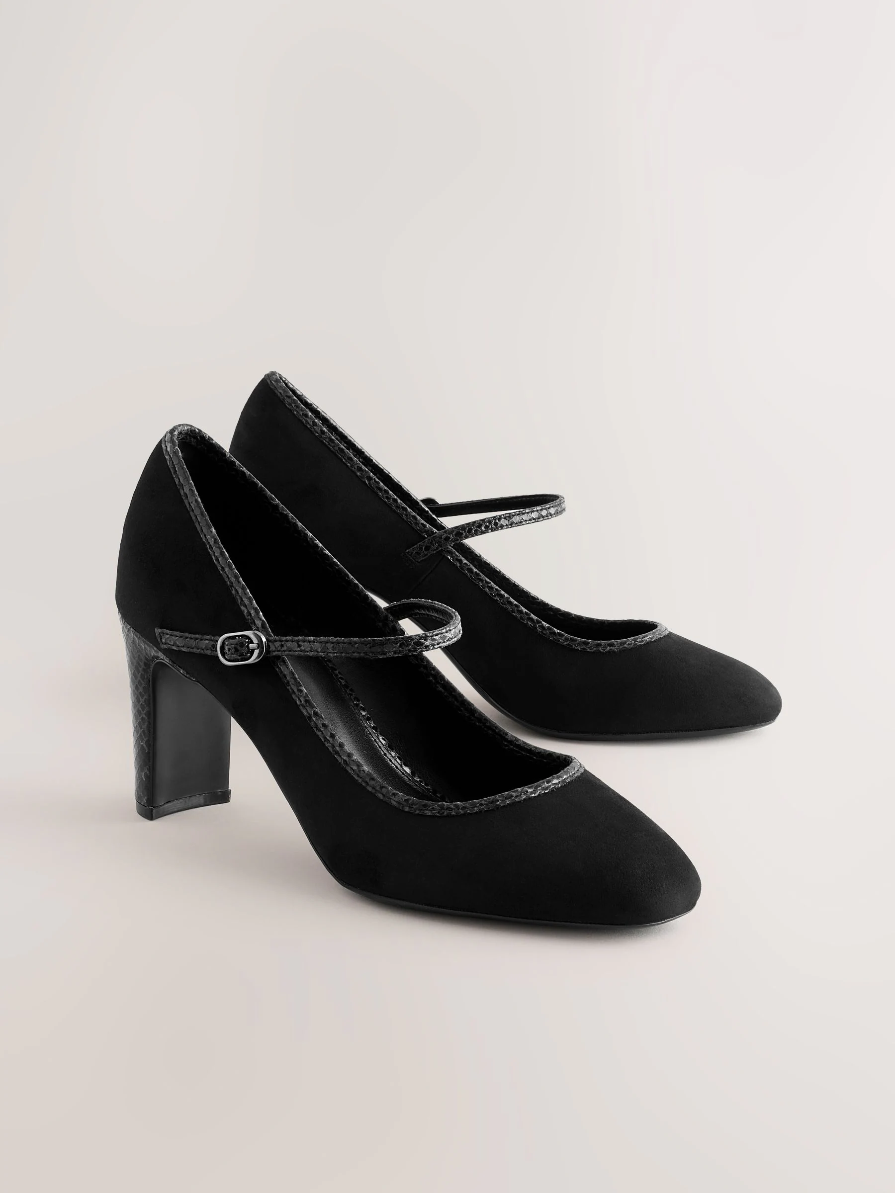 Black Standard Fit Round Toe Mary Jane Block Court Shoes
