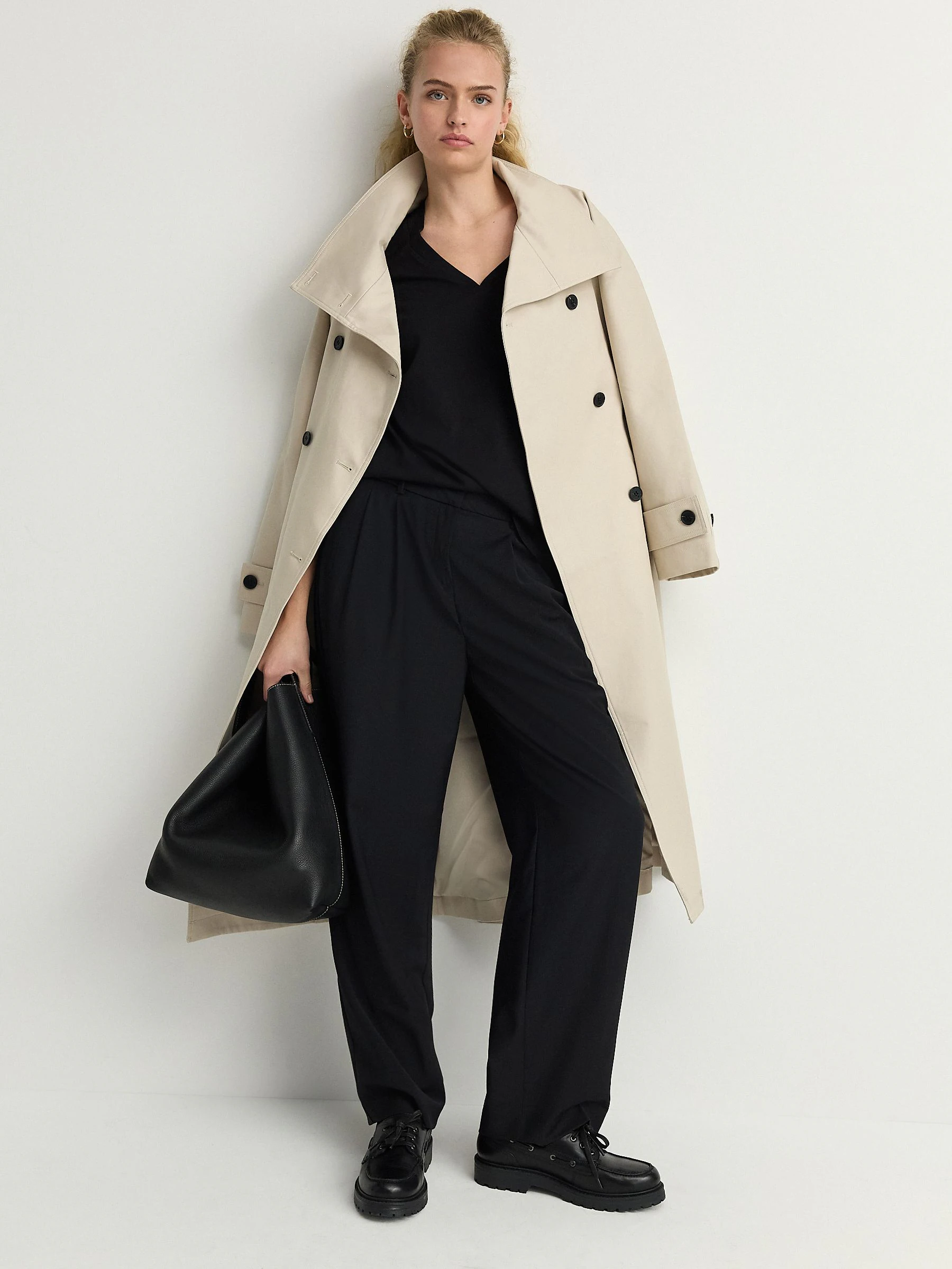 Black V-Neck Cap Sleeve T-Shirt