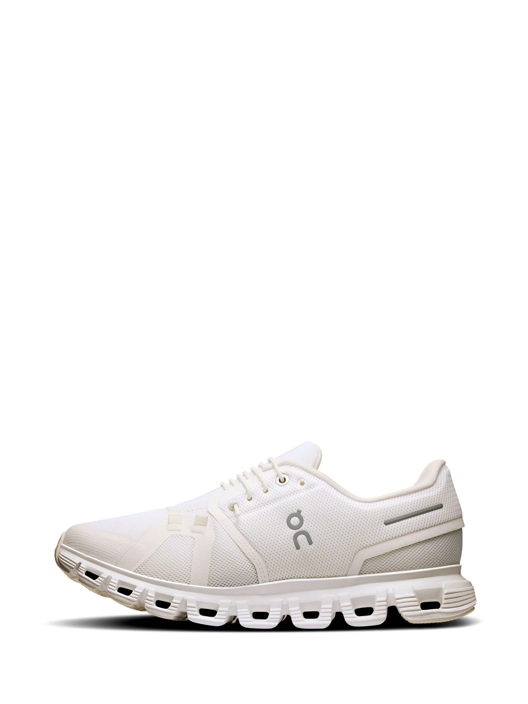 On White Cloud 6 Lifestyle Trainers
