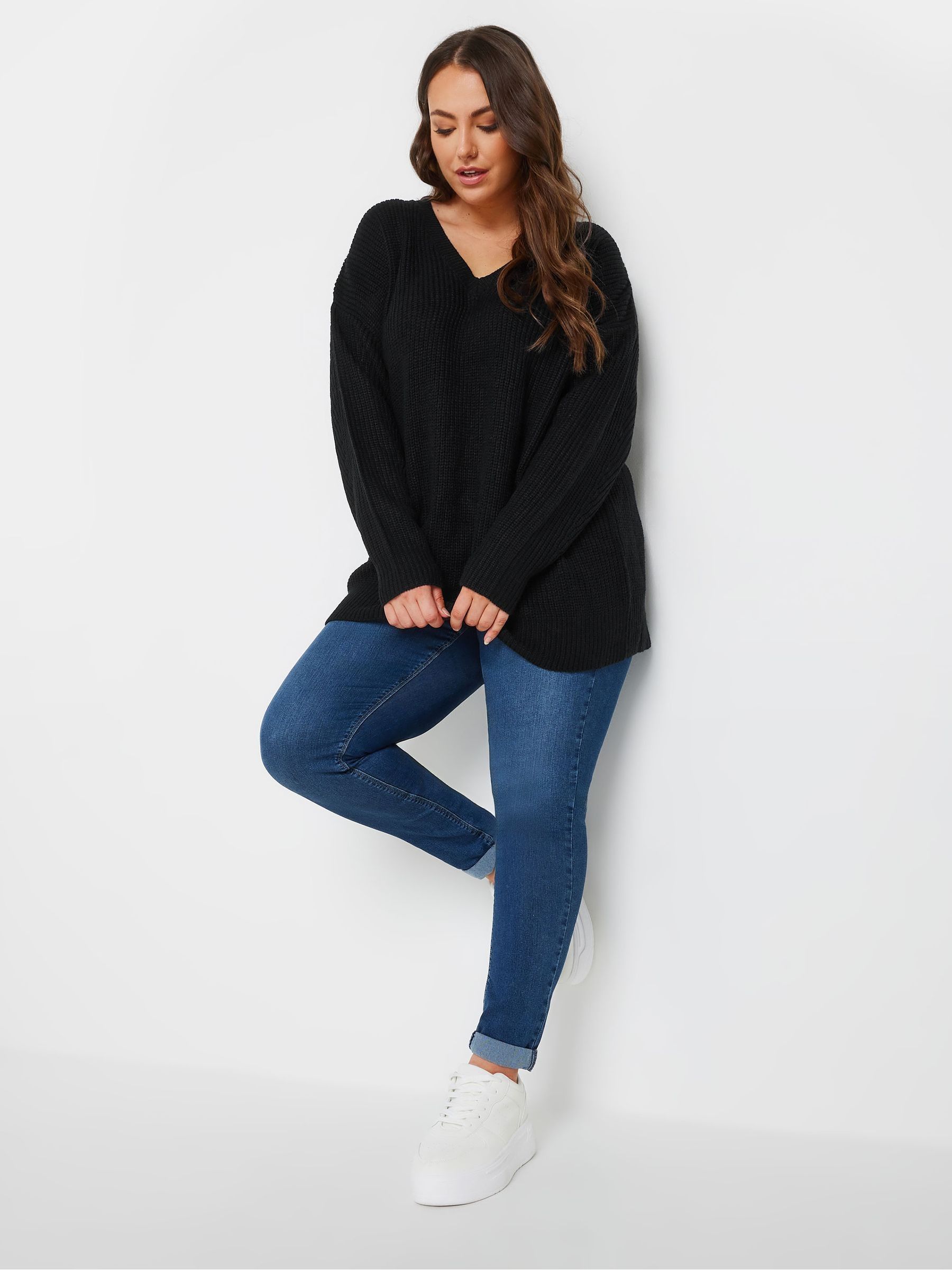 Yours Curve Black V-Neck Knitted Jumper