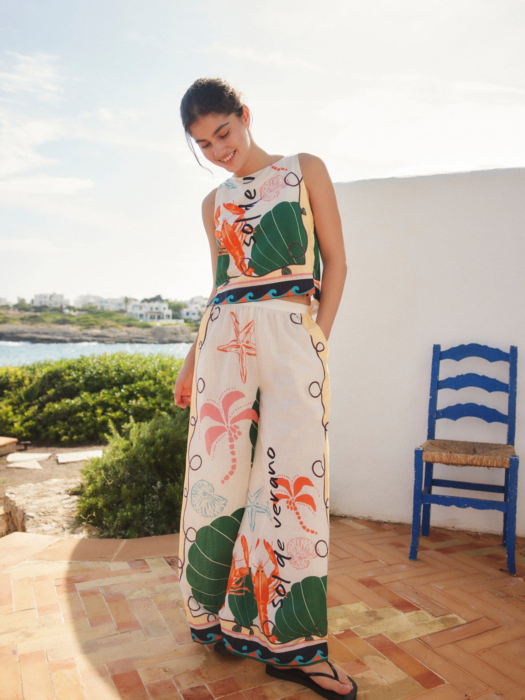 Multi Button Back Shell Top