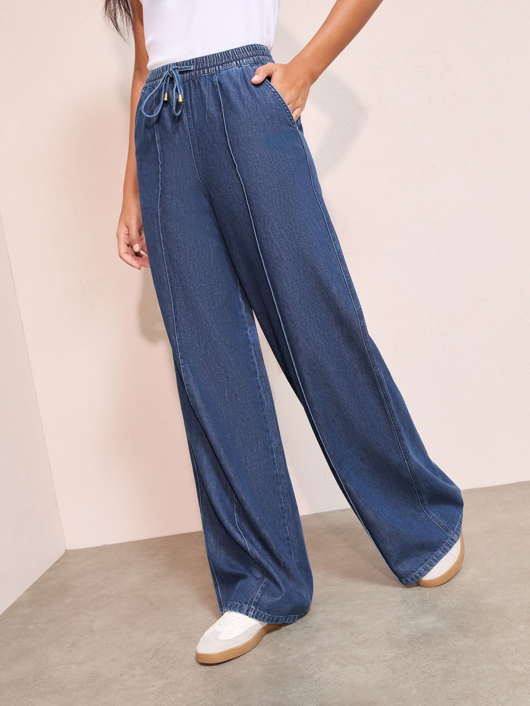 Friends Like These Rinse Wash Everyday Elastic Wide Leg Jeans