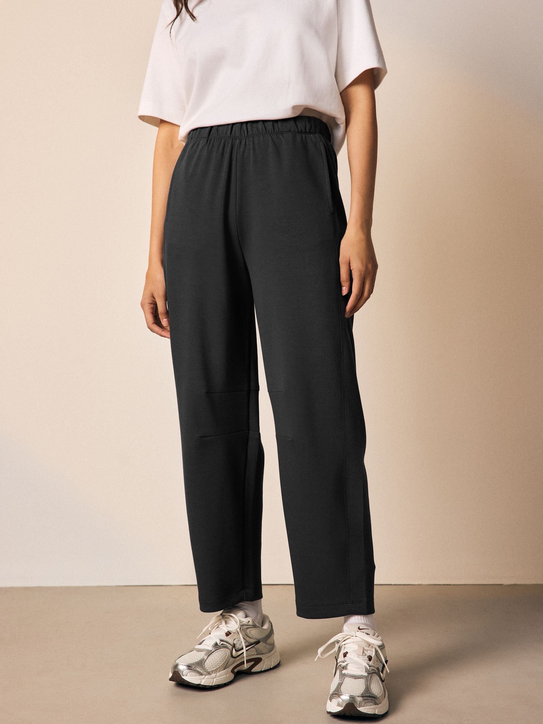 Black Premium Heavyweight Slinky Barrel Leg Joggers