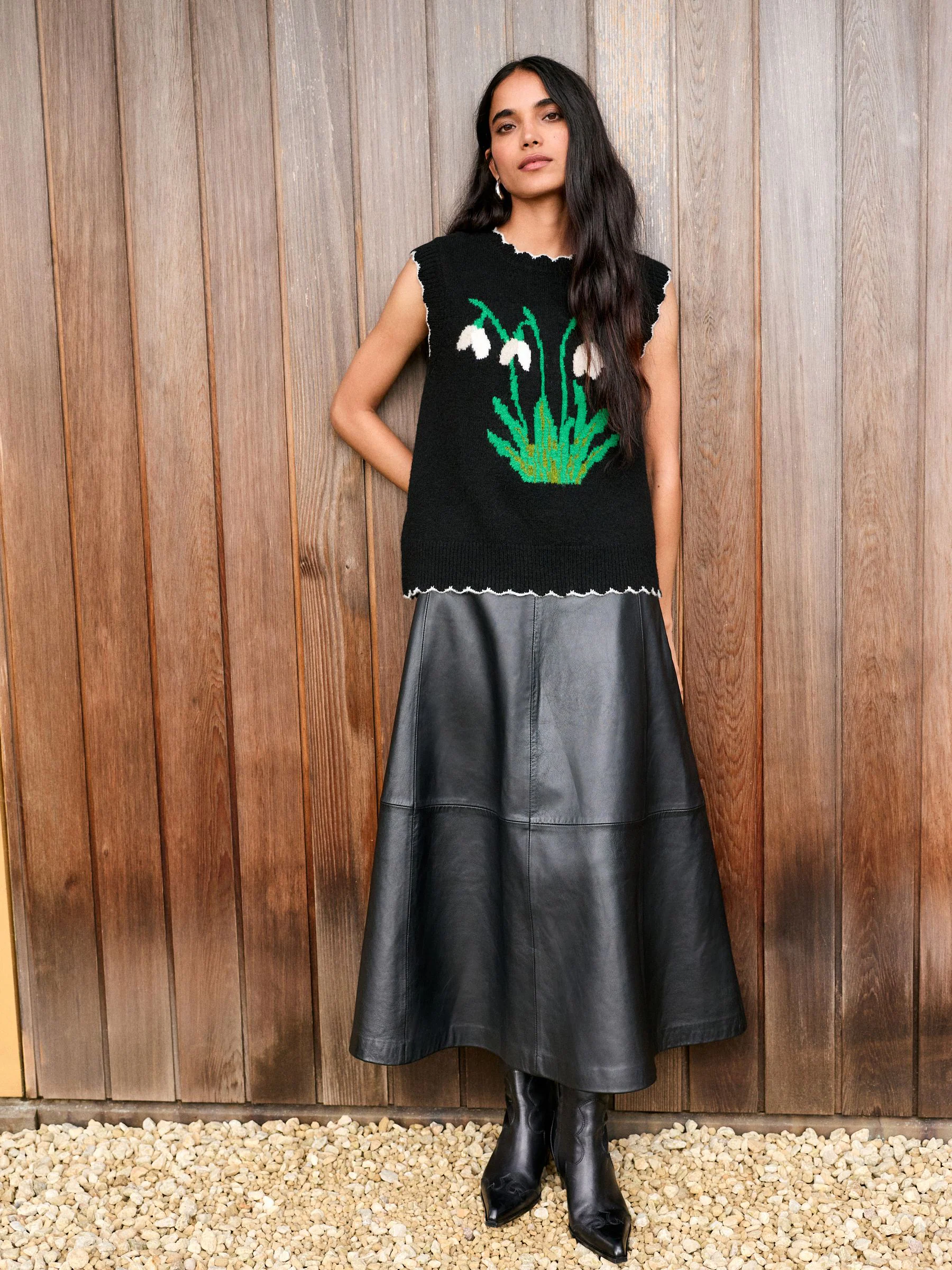 Black Floral Graphic Sleeveless Knitted Tank With Wool