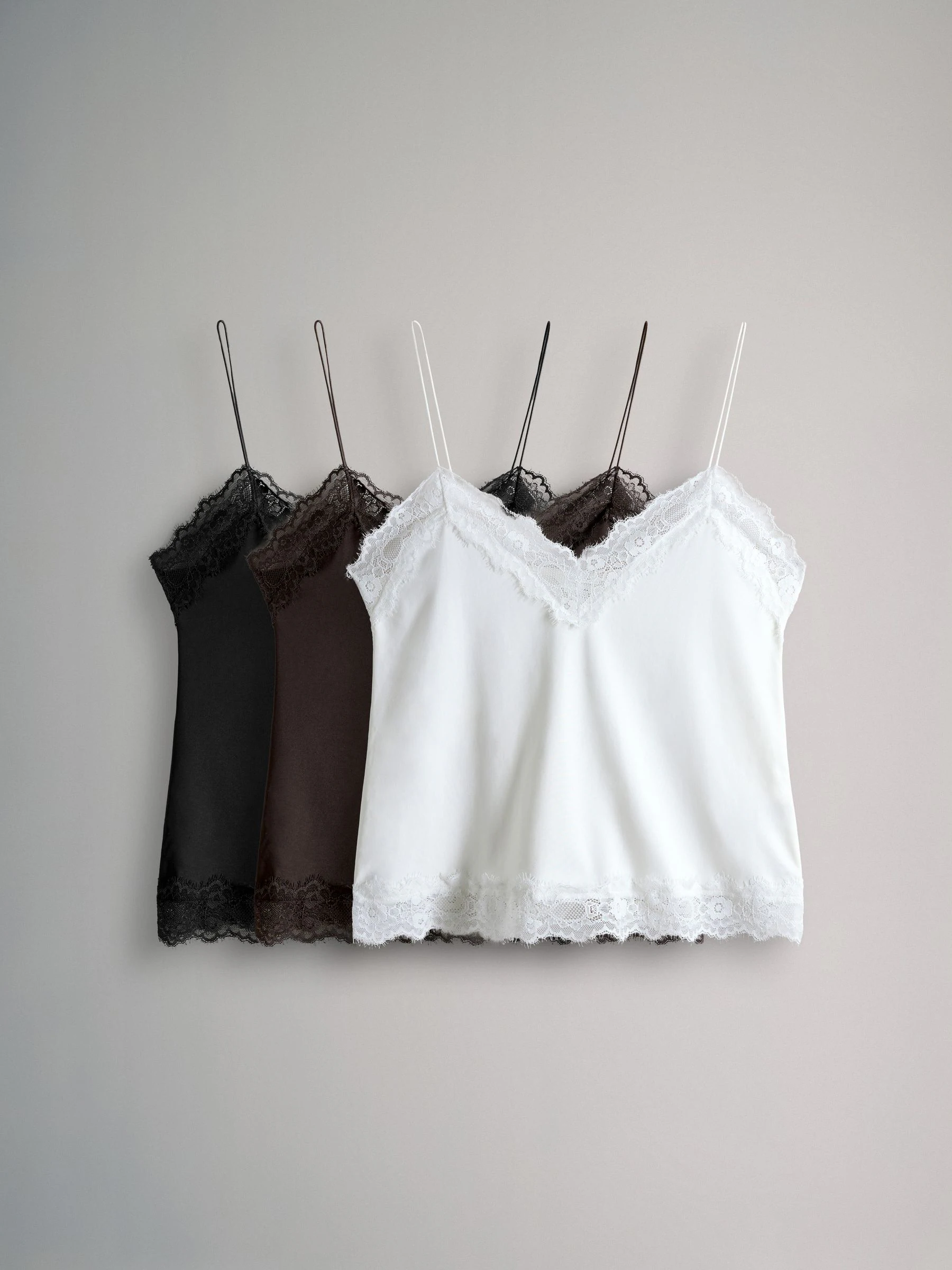 The Set 3 Pack Lace Camis Black/Chocolate Brown/White