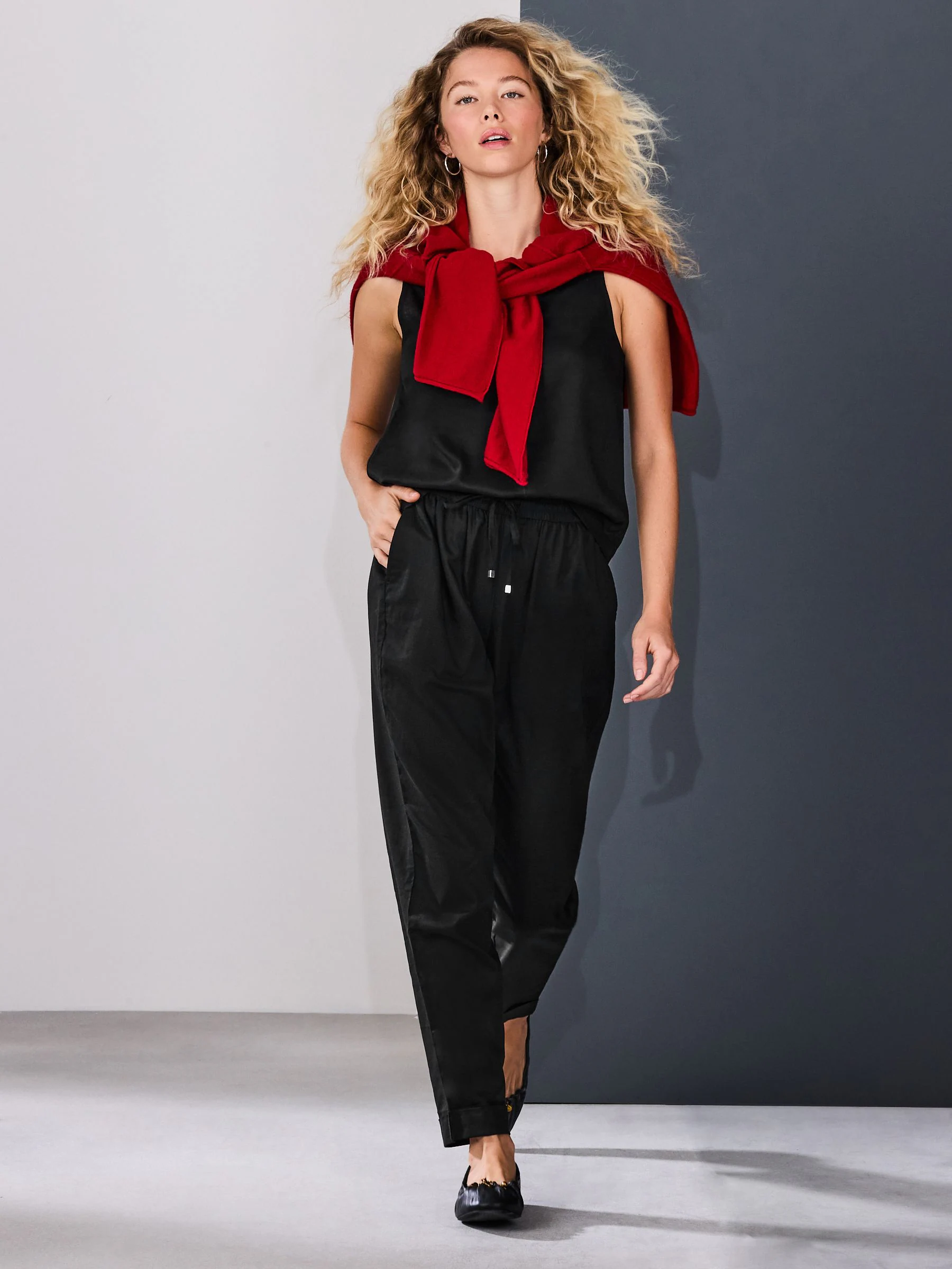 Black Pull On Tapered Trousers With Linen