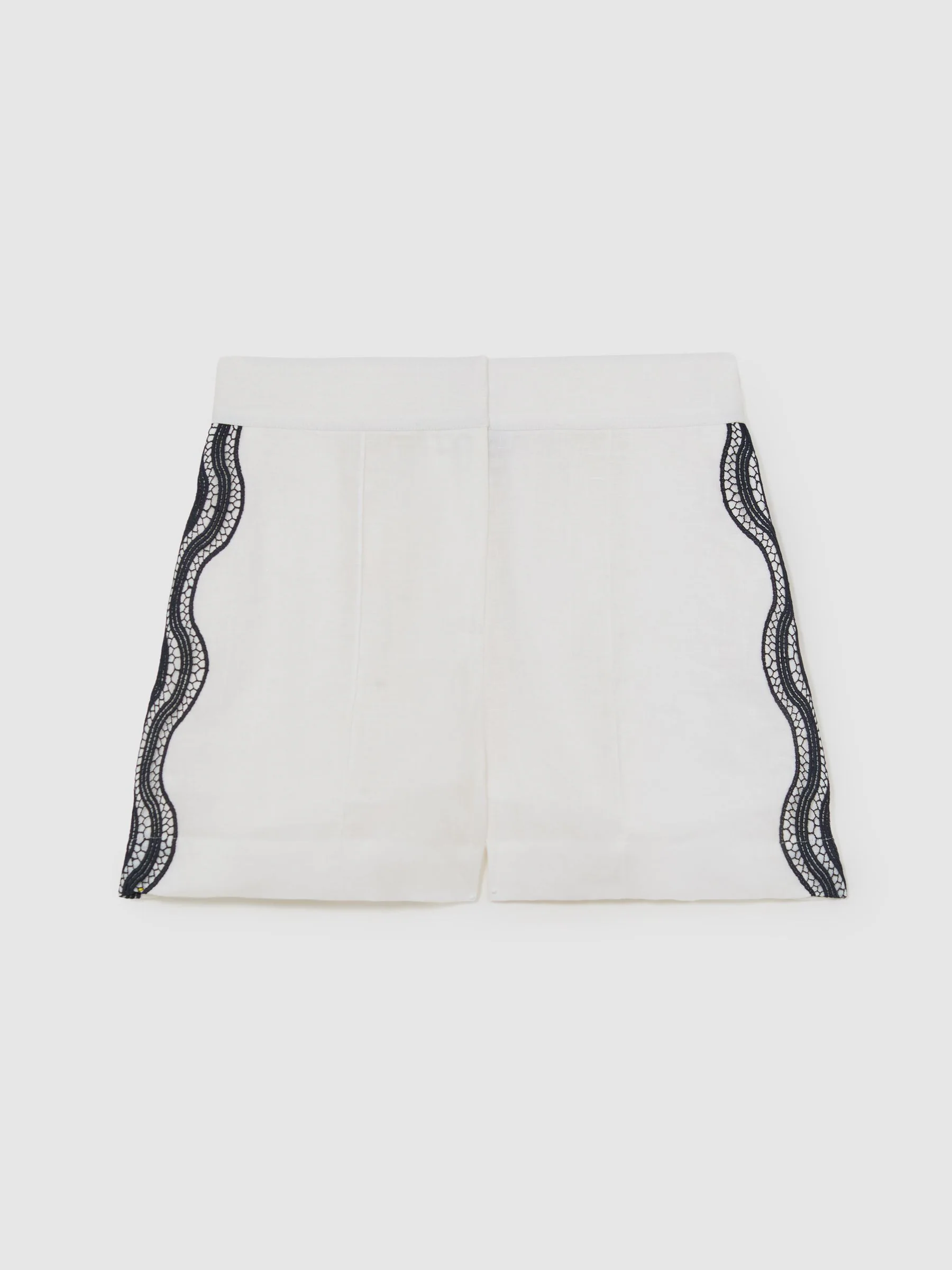 Reiss Ivory/Navy Felicity Linen Scallop-Trim Shorts