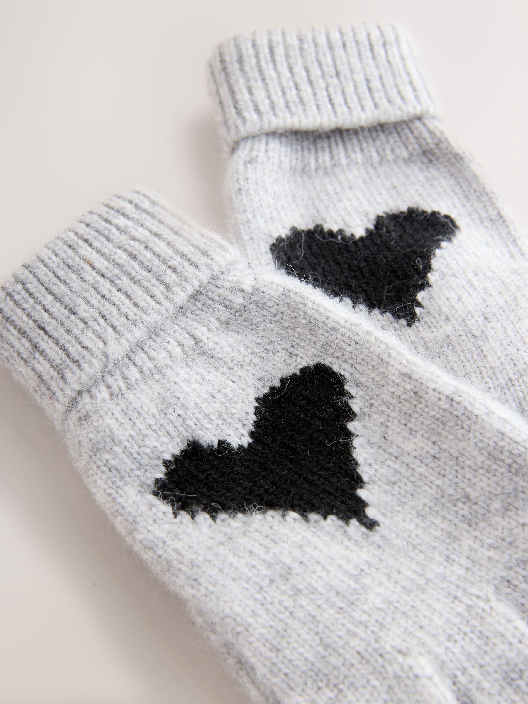 Grey Heart Knitted Gloves