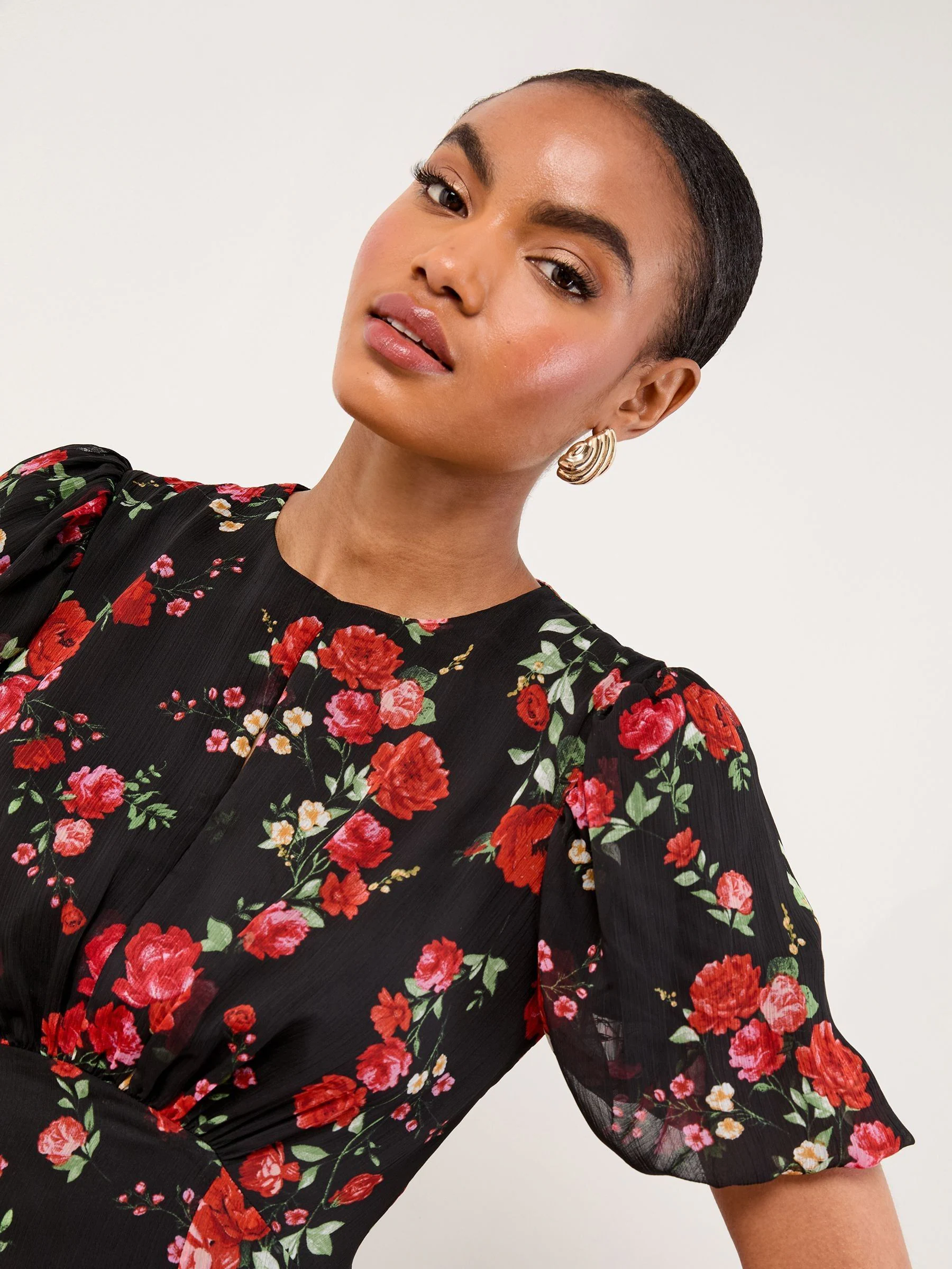 Lipsy Black Floral Print Short Sleeve Woven Maxi Dress