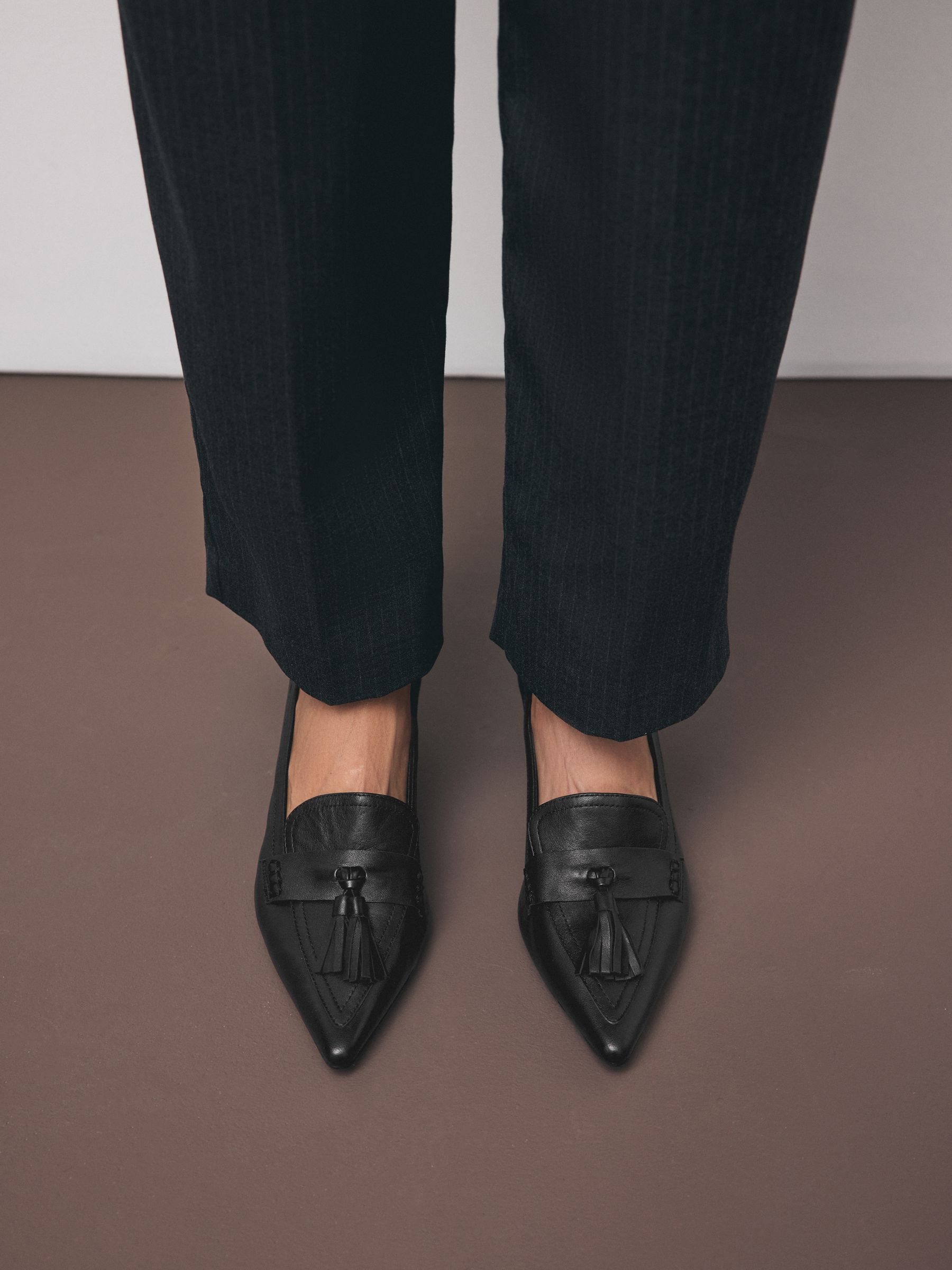 Black Premium Leather With Motionflex Point Toe Tassel Heels Loafers