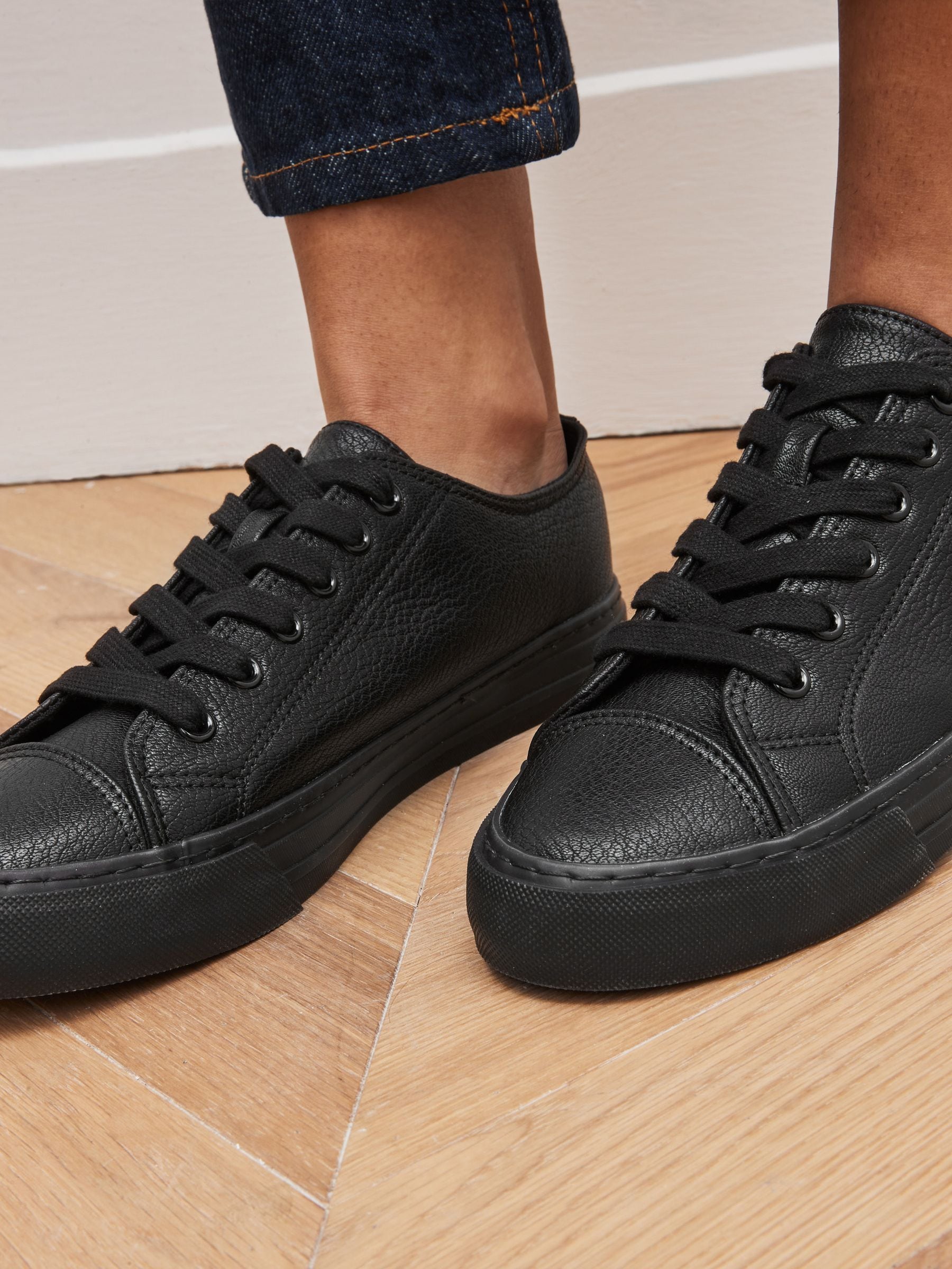 Black Standard Fit Patent Baseball Trainers