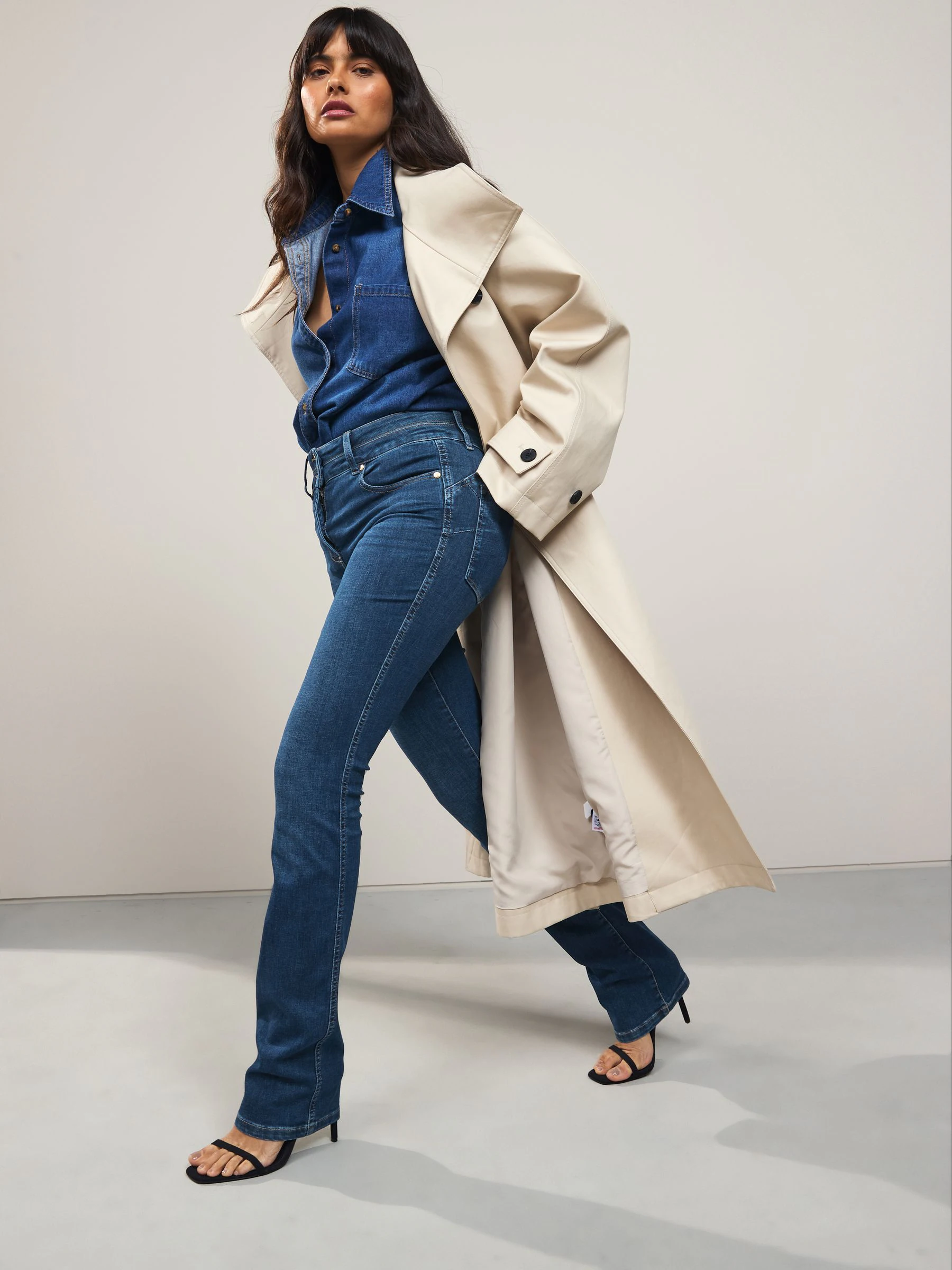 Mid Blue Denim Lift. Slim And Shape Bootcut Jeans