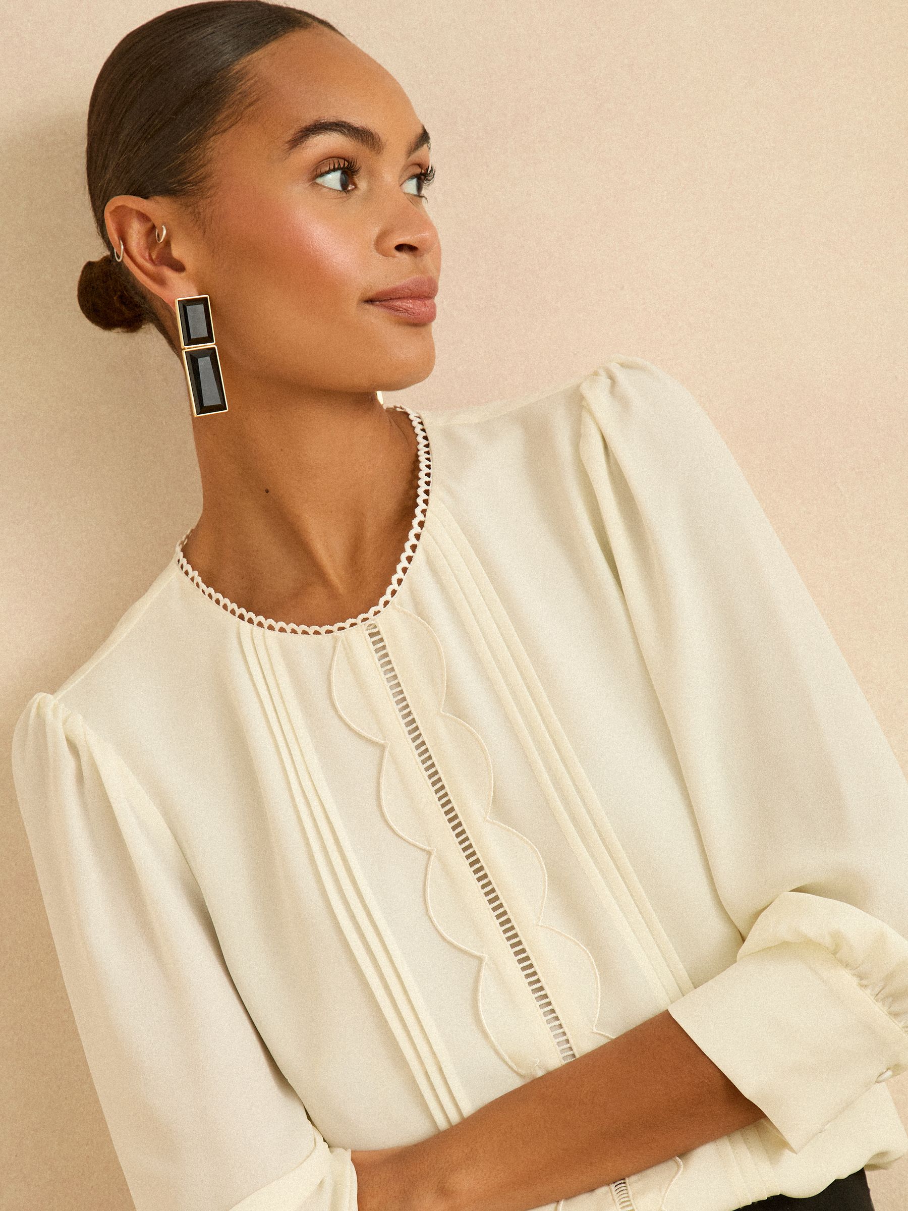 Love & Roses Ivory 3/4 Sleeve Scallop Detail Blouse