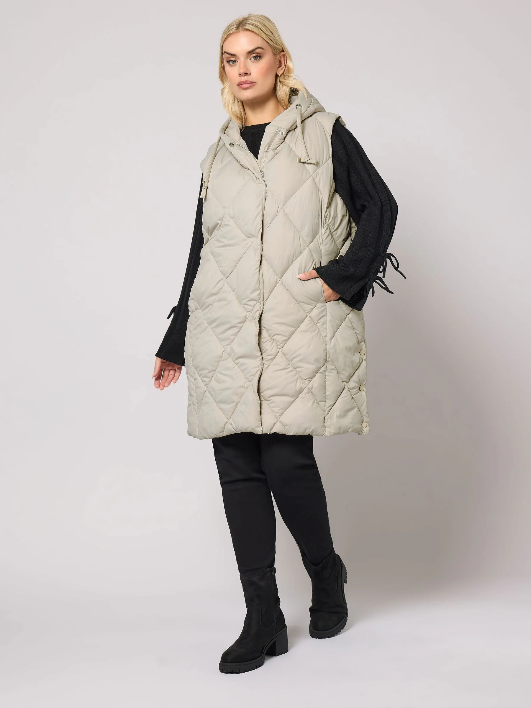 Yours Curve White Diamond Midi Gilet