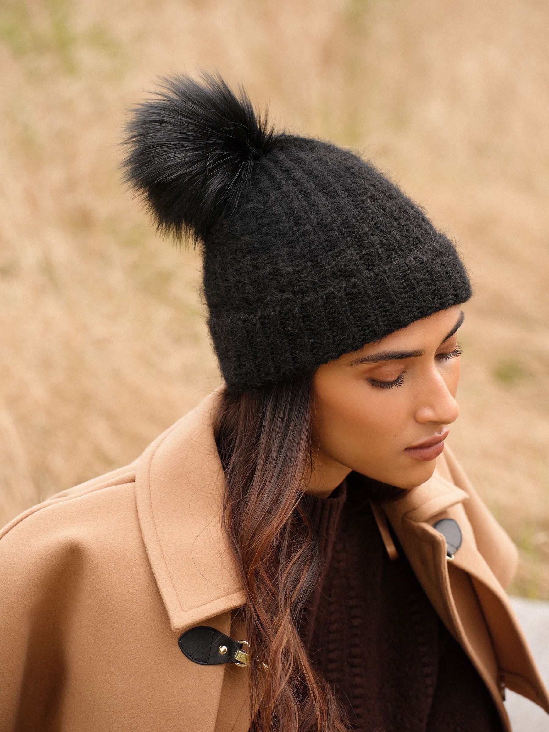 Love & Roses Black Cosy Pom Hat