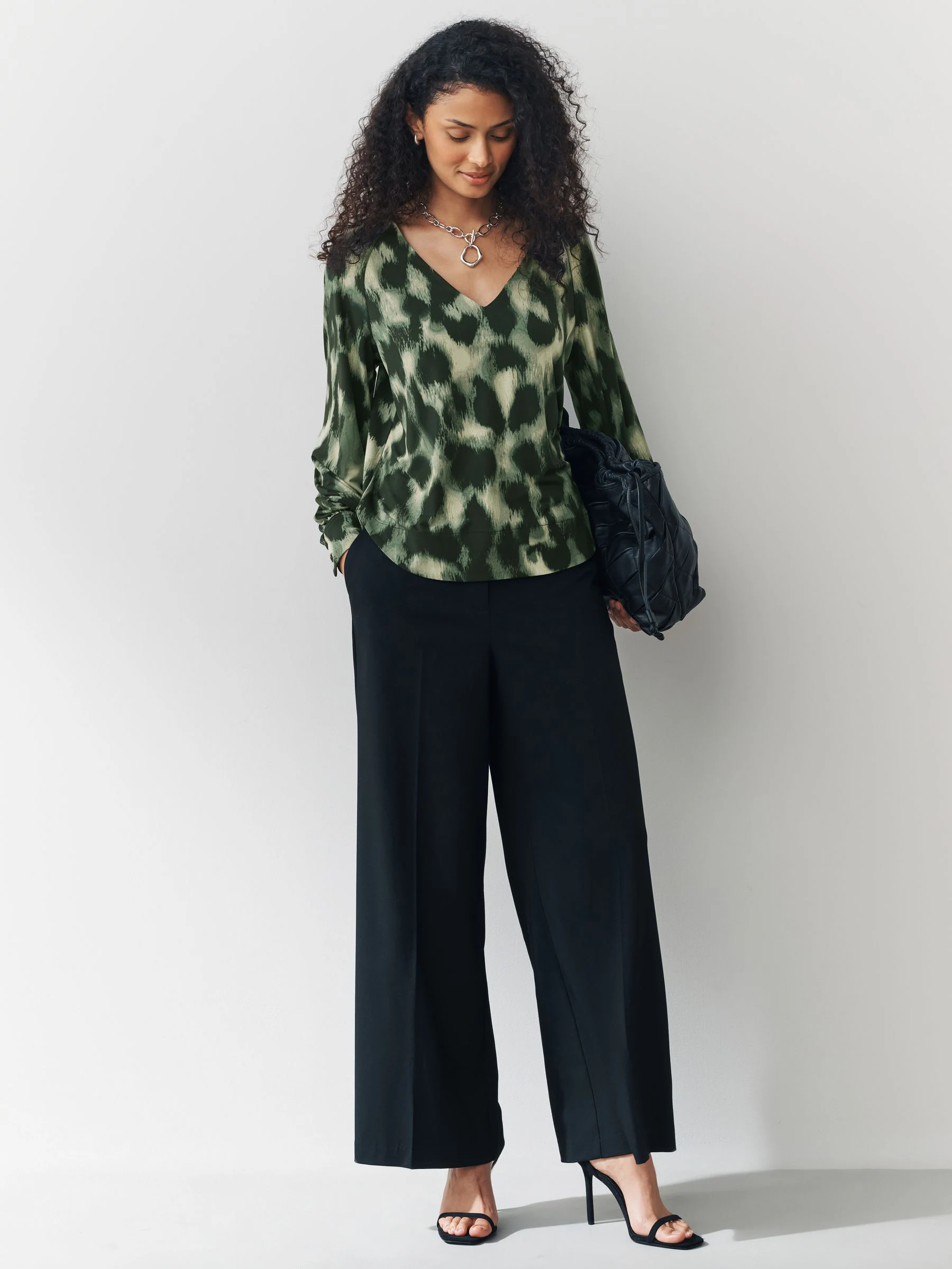 Green Animal Long Sleeve V-Neck Jersery Blouse