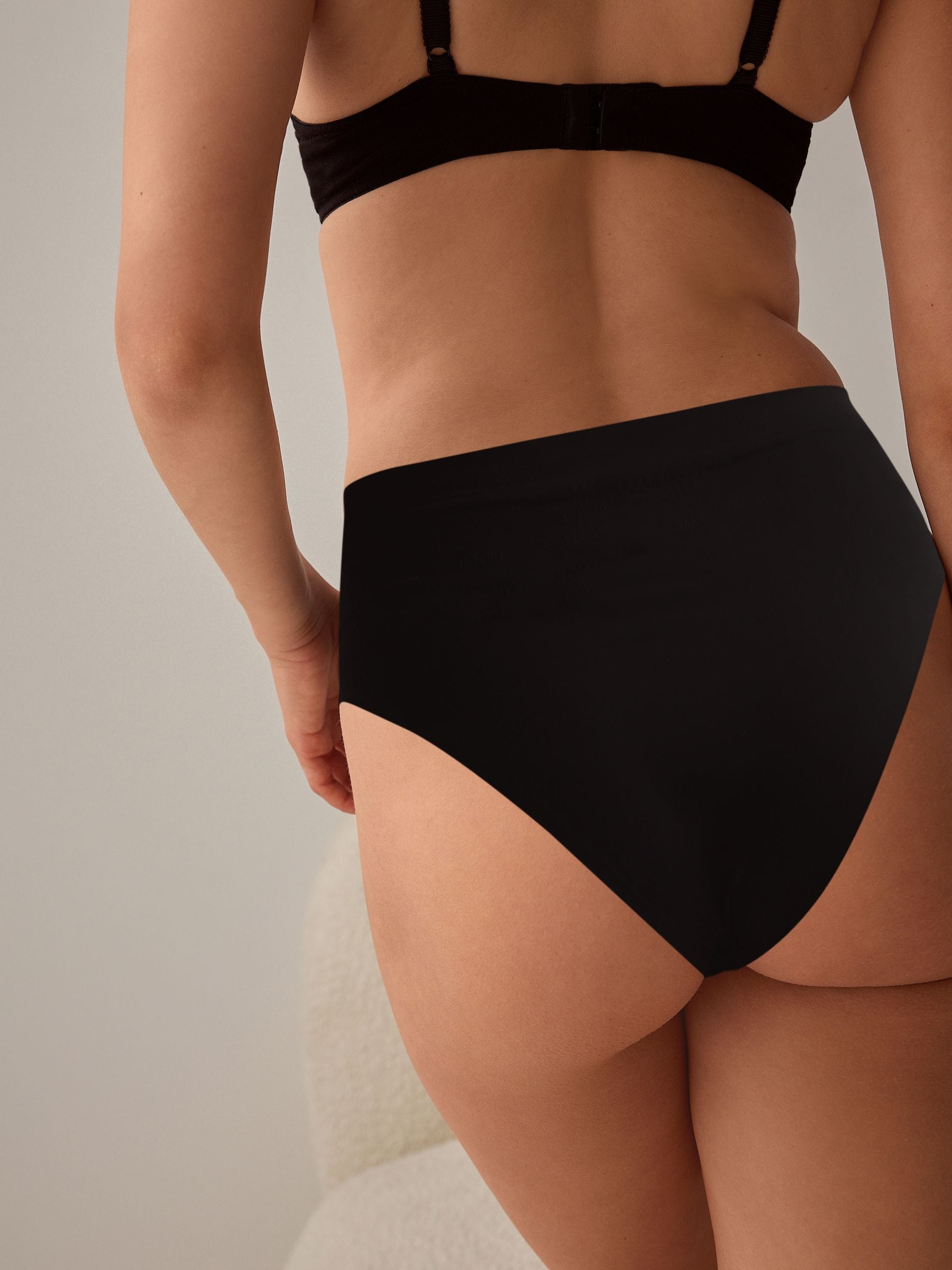 Black High Rise High Leg No VPL Tummy Control Shaping Knickers