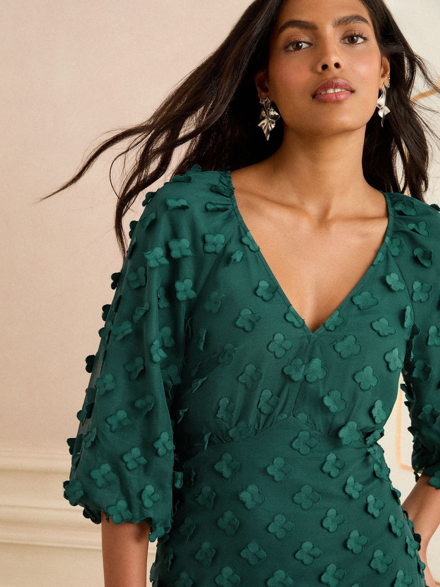 Love & Roses Green 3D Floral V-Neck Puff Sleeve Midi Dress