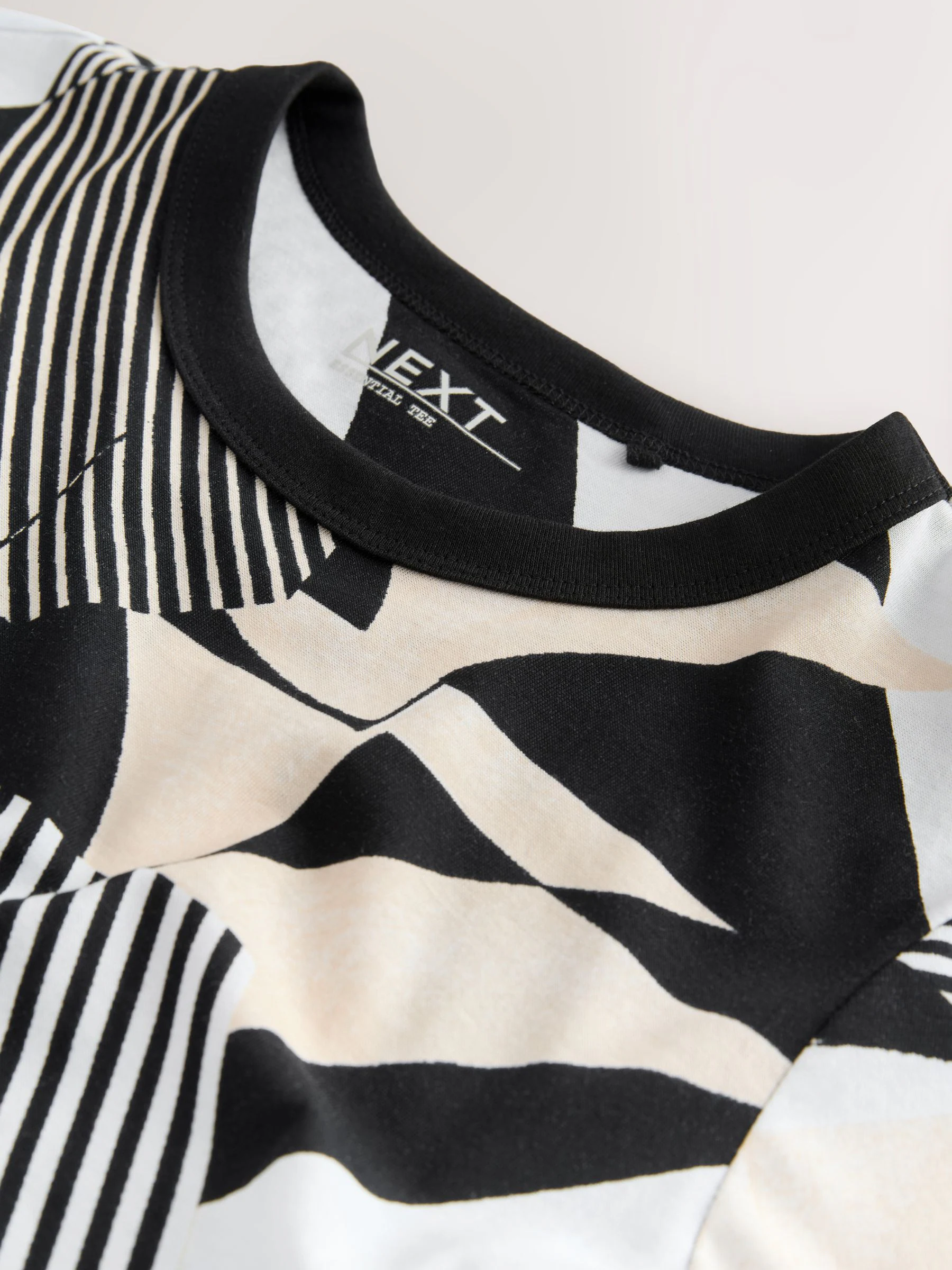 Black/White Graphic Essential Pure Cotton Short Sleeve Crew Neck T-Shirt